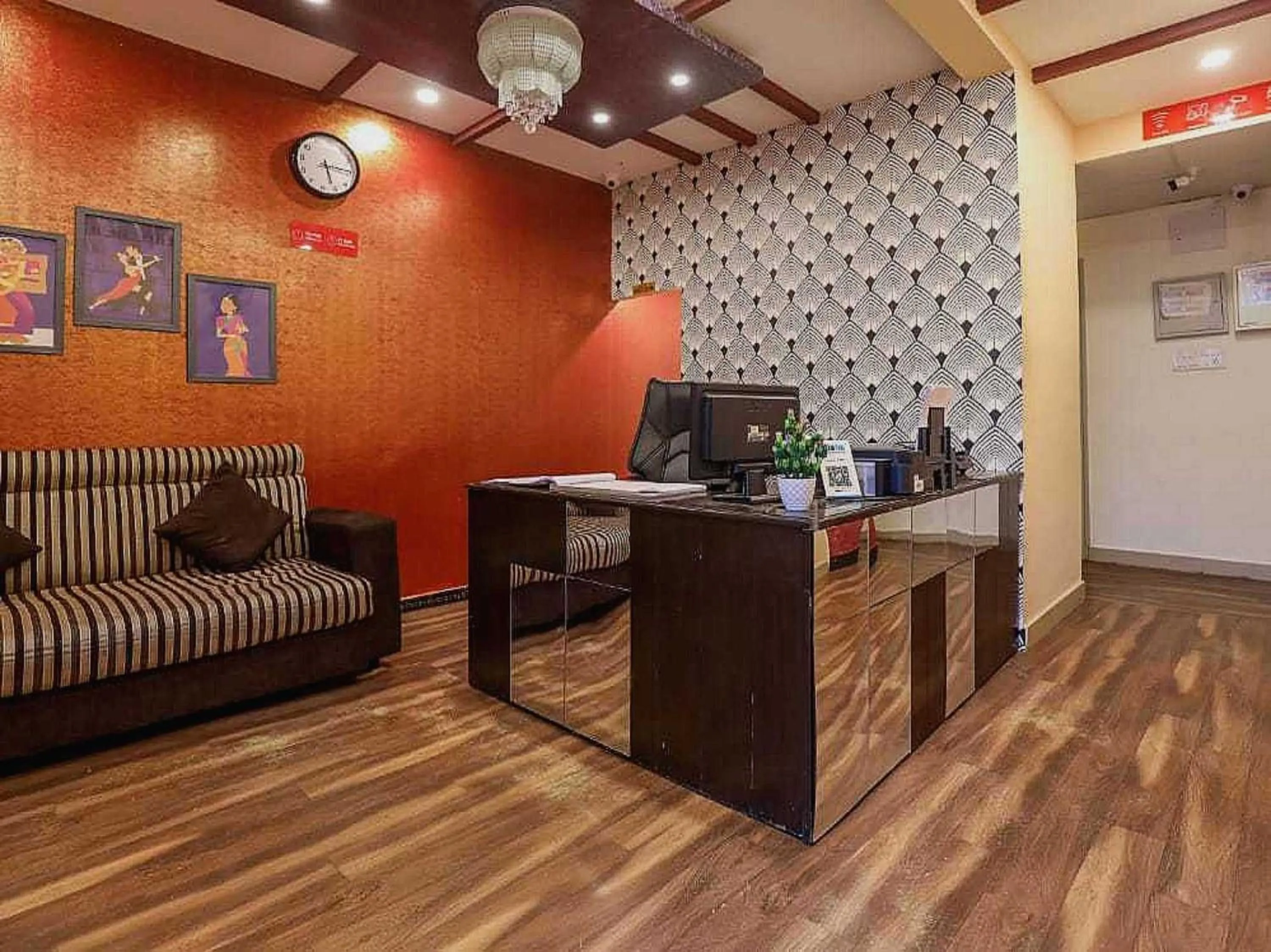 Lobby or reception in SPOT ON Happy Stay Near Sri Amruth Chithra Mandira