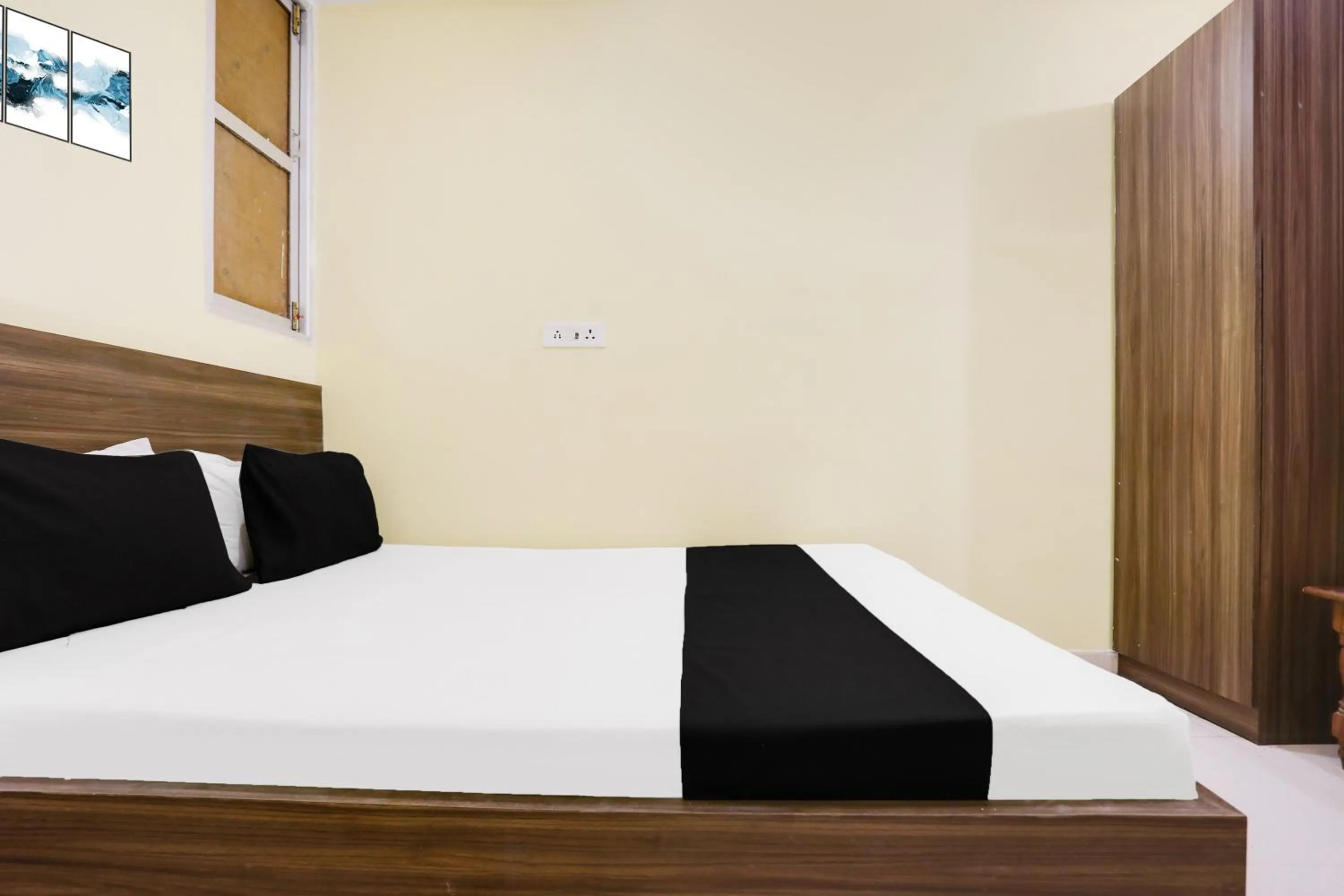 Bedroom, Bed in Hotel O Divisha palace