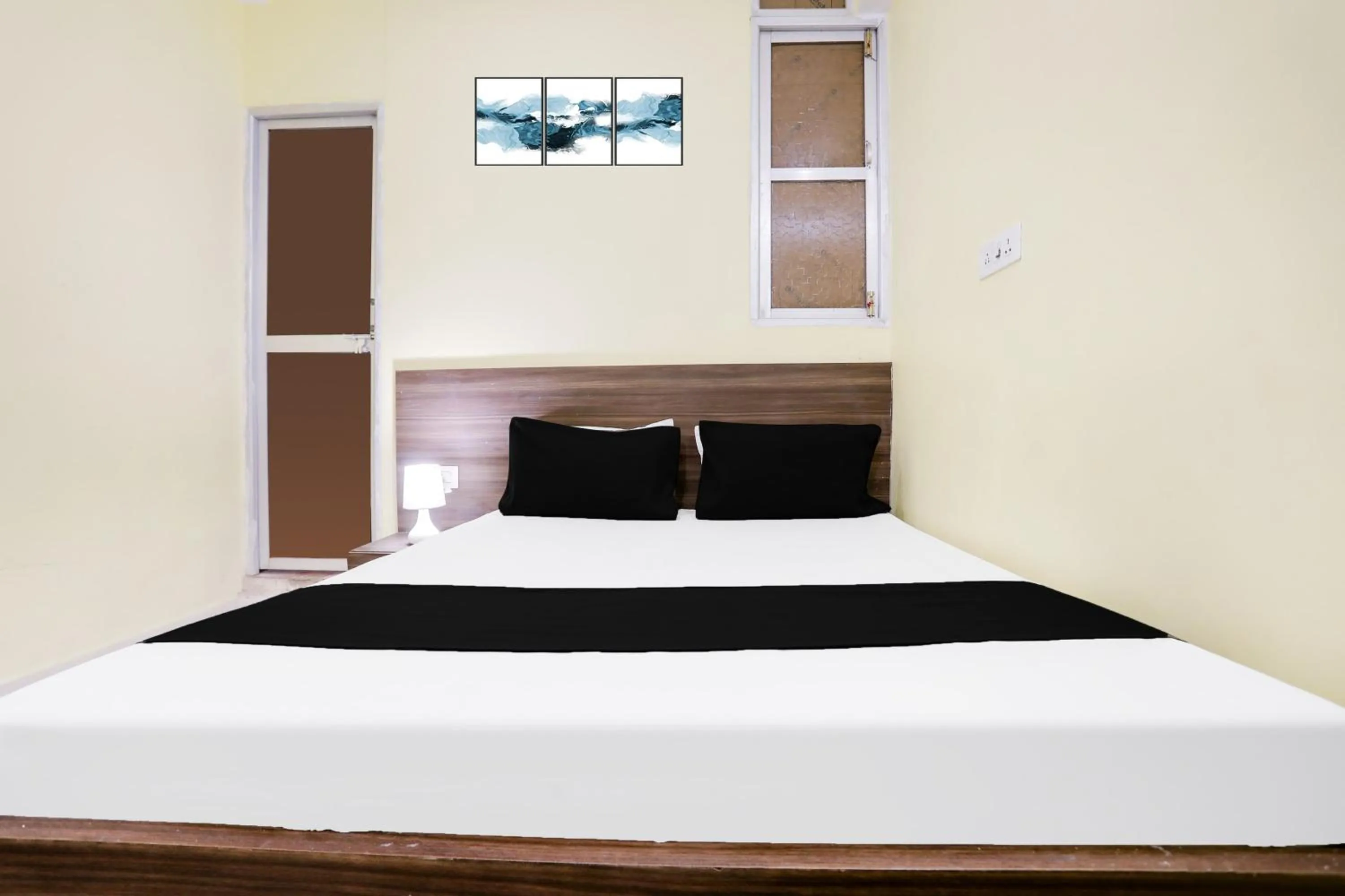 Bedroom, Bed in Hotel O Divisha palace