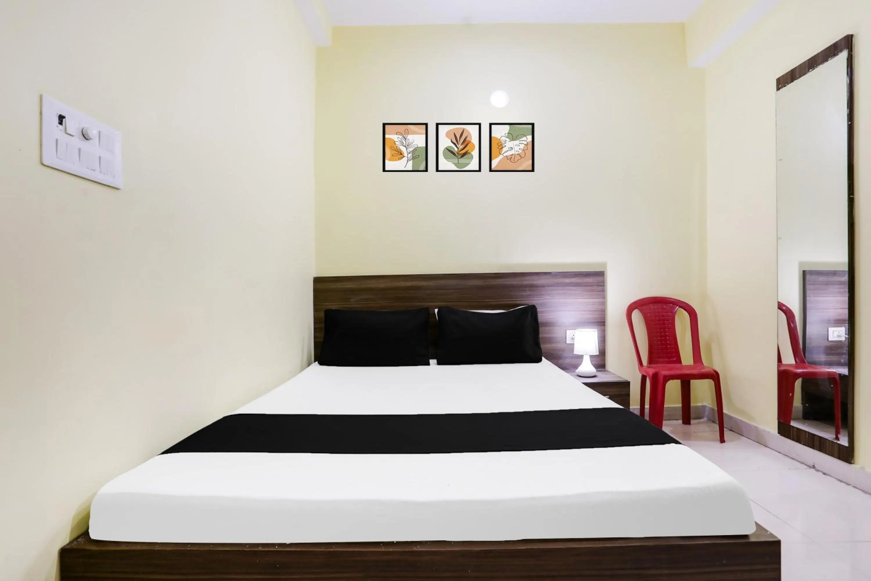 Bedroom, Bed in Hotel O Divisha palace