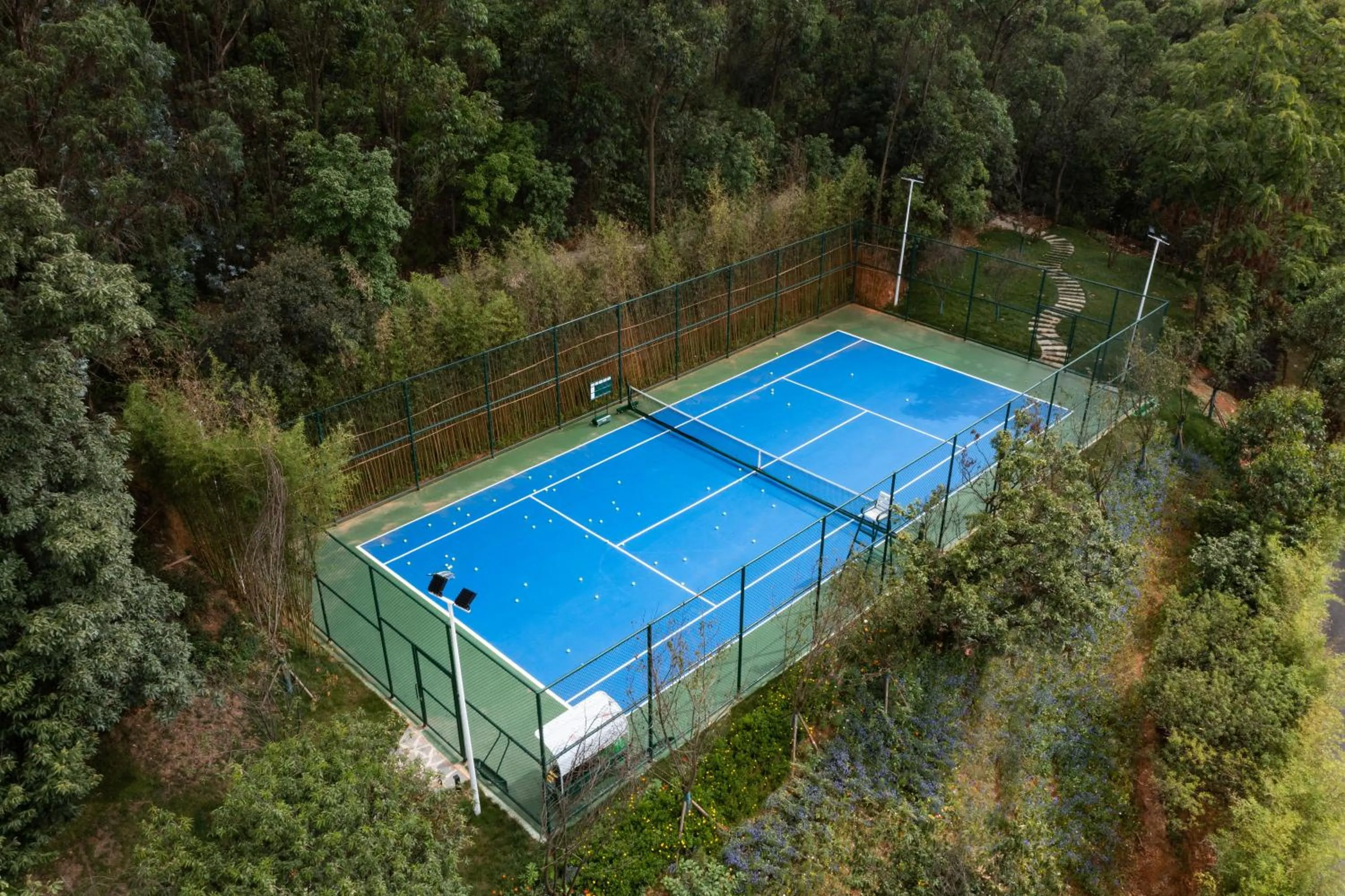 Tennis court in Pullman Yuxi