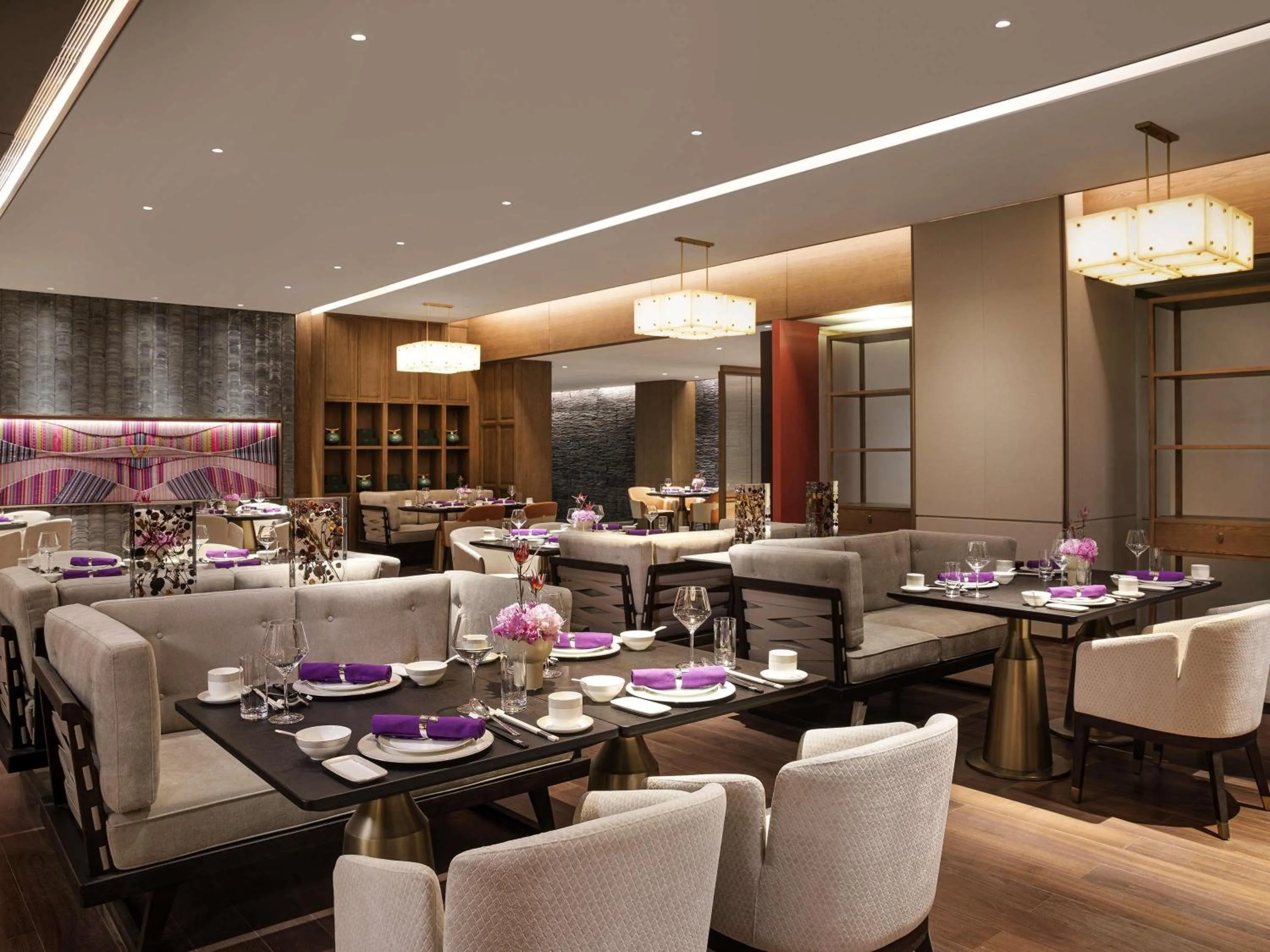 Restaurant/places to eat in Pullman Yuxi