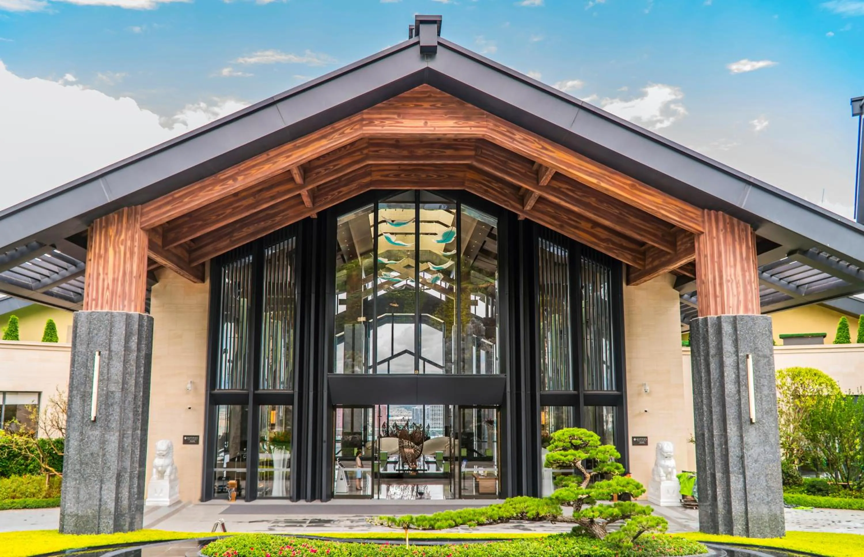 Facade/entrance in Pullman Yuxi