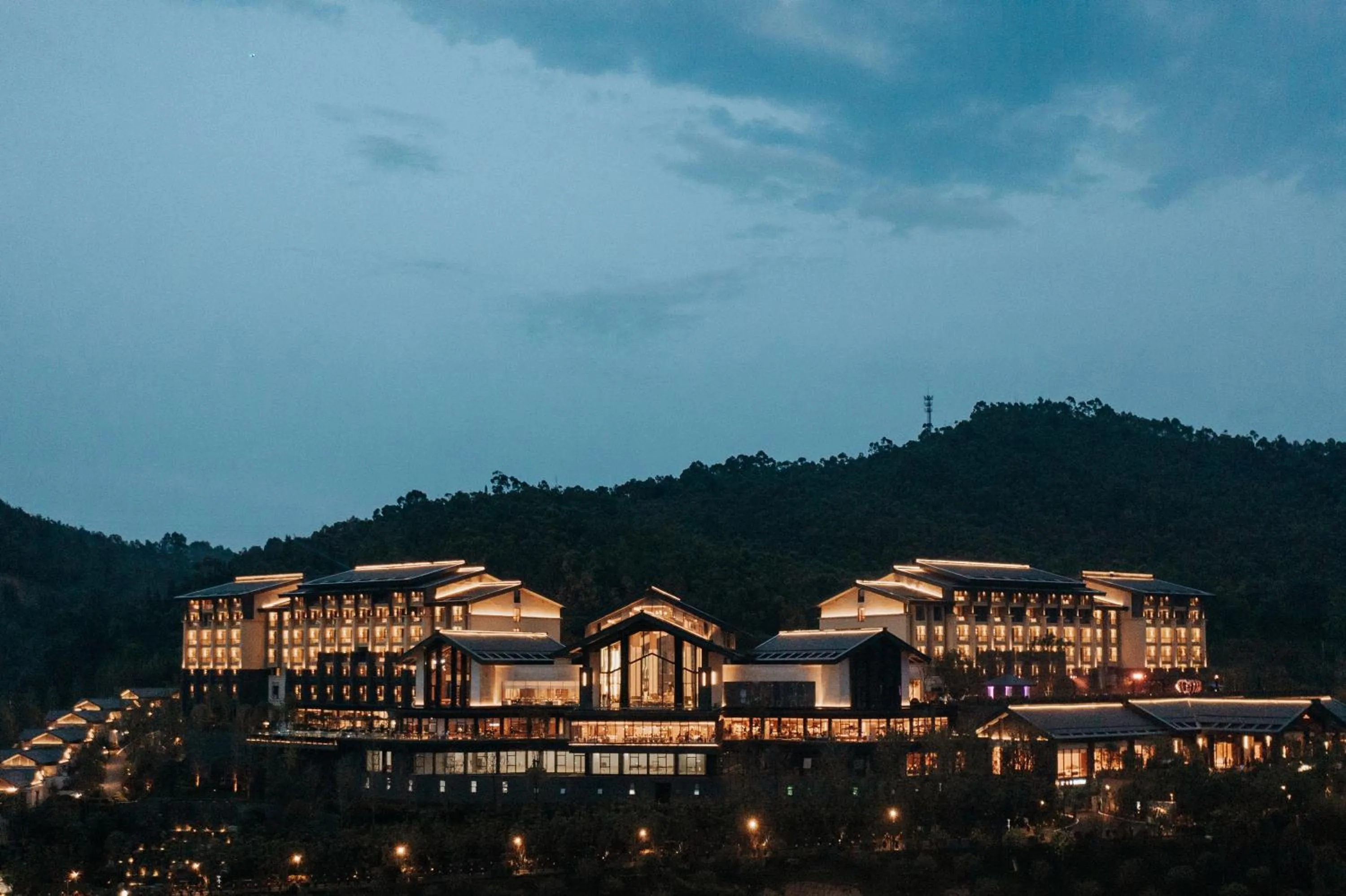 Property building in Pullman Yuxi