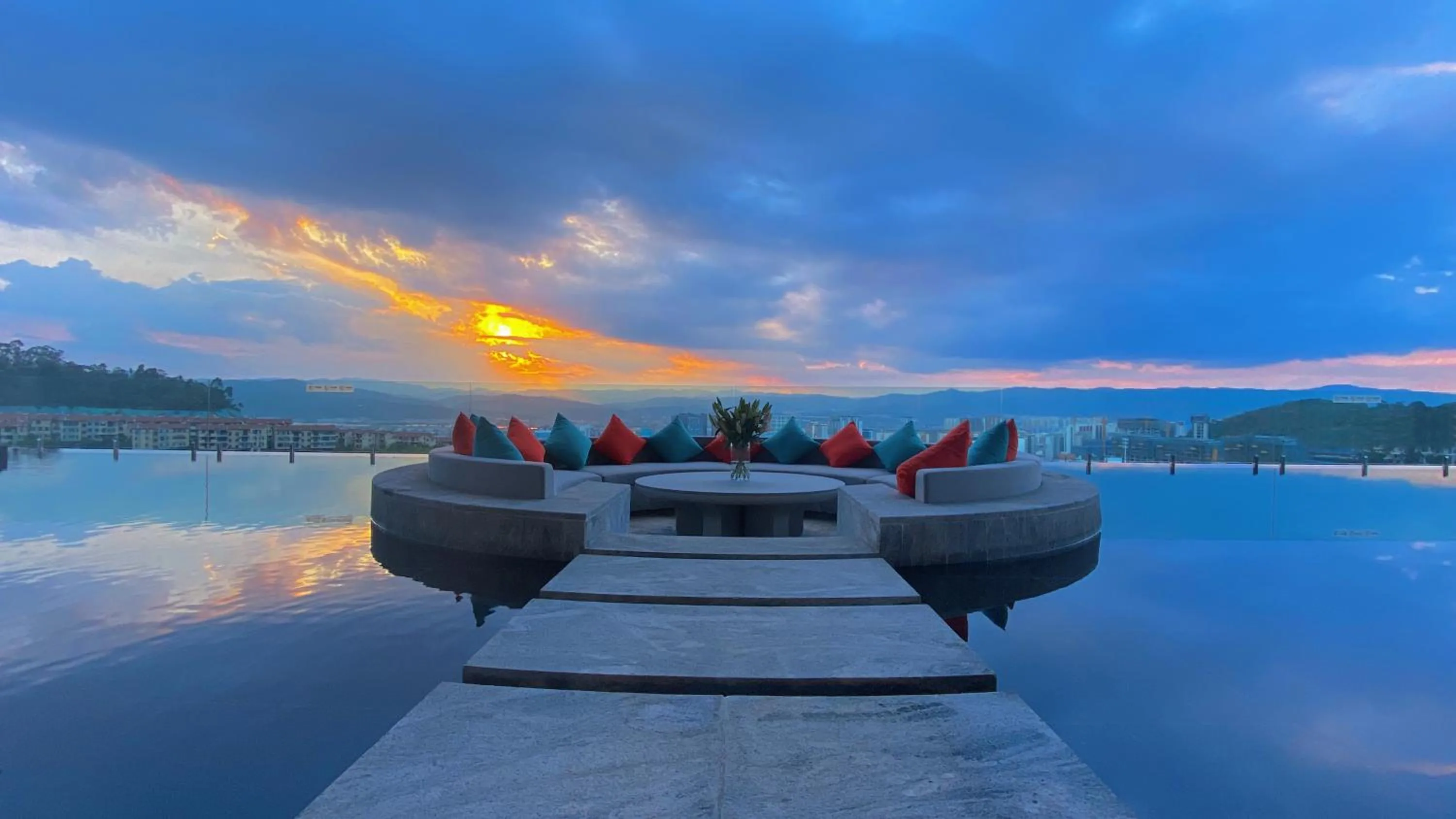 Seating area in Pullman Yuxi