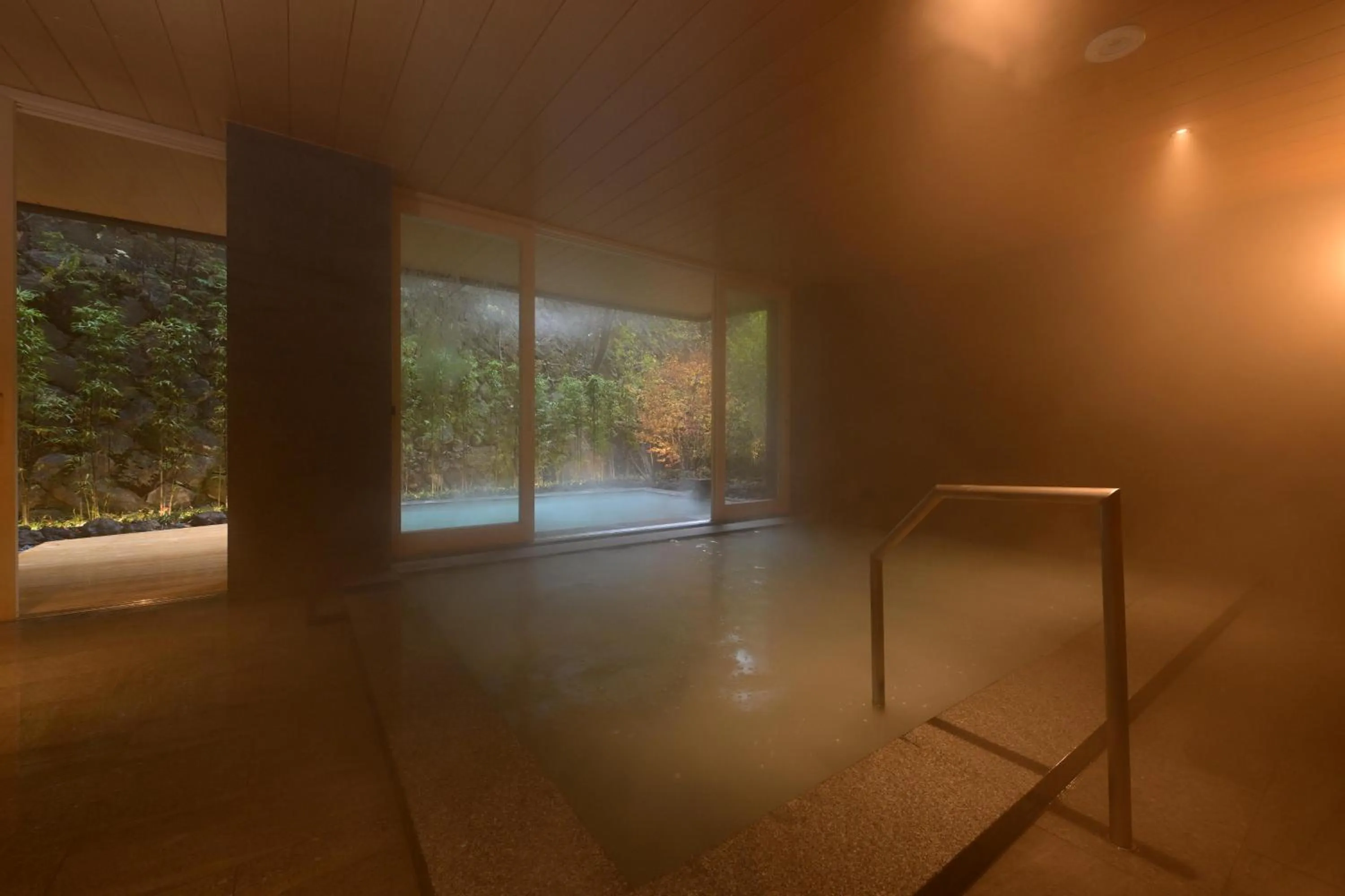 Hot Spring Bath in Urakusatsu TOU