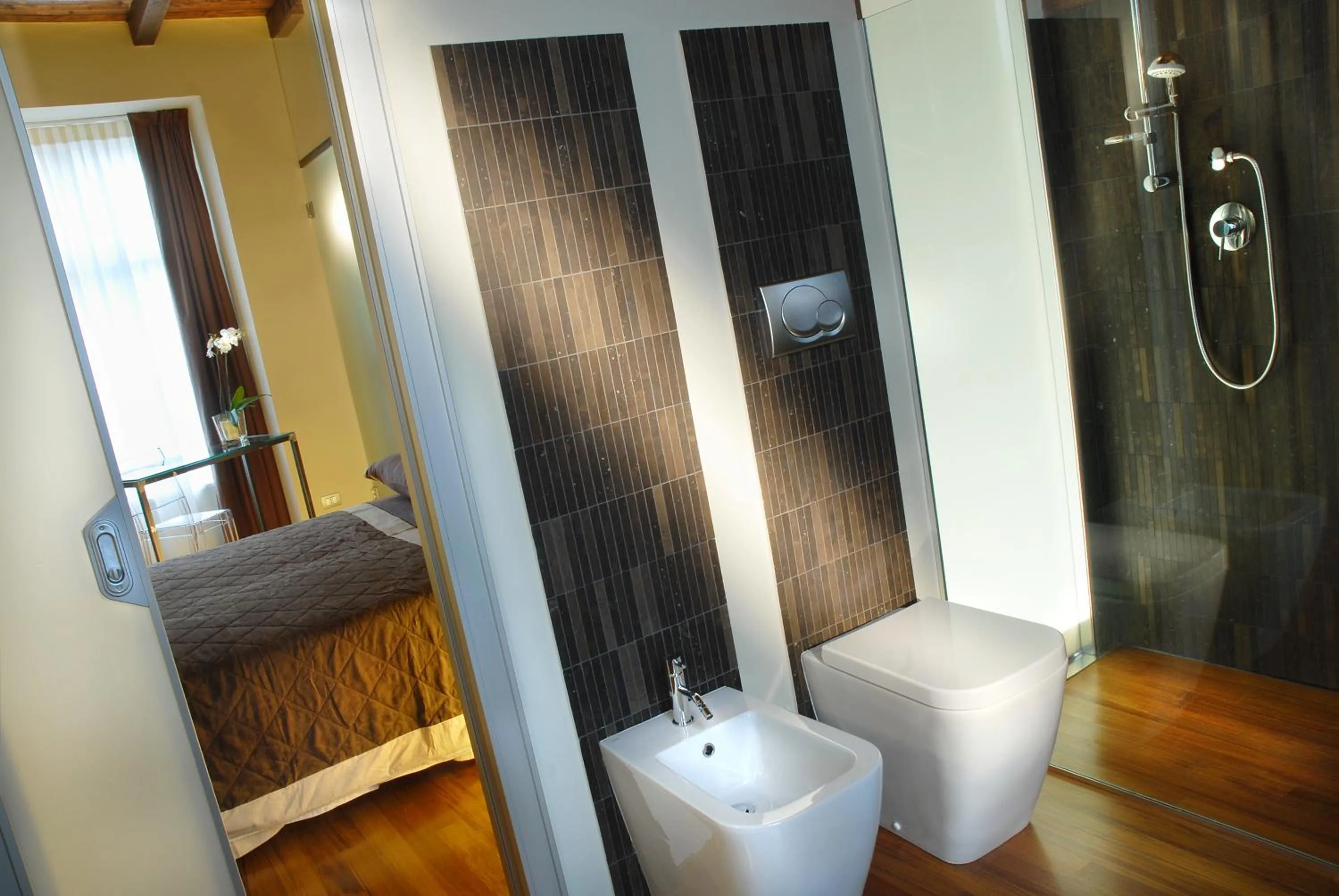 Shower in B&B Terres D'Aventure Suites