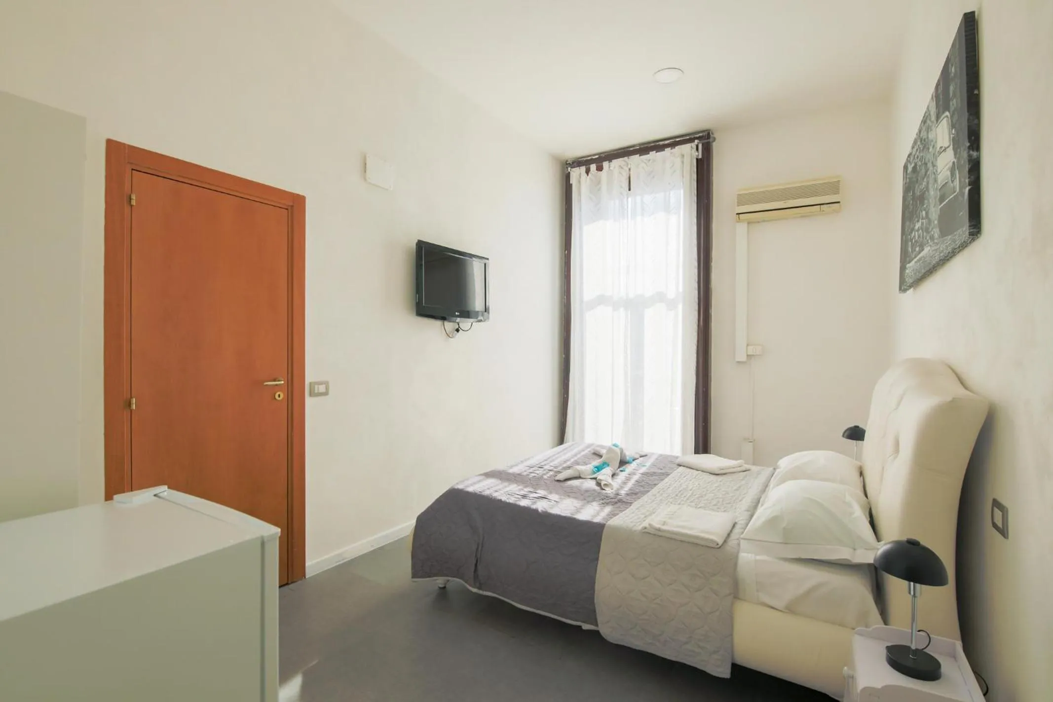 Photo of the whole room, Bed in MADB&B