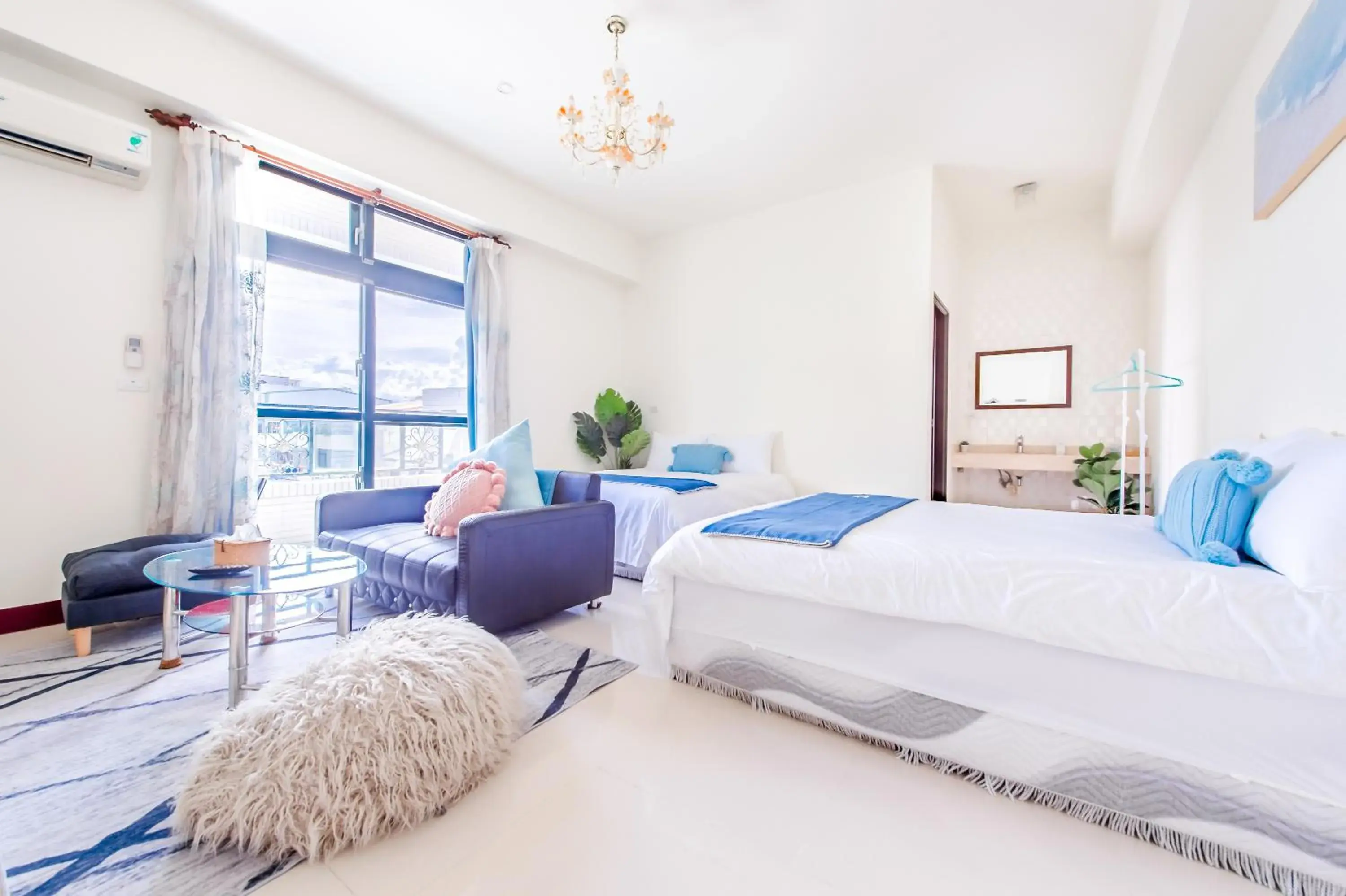 Quadruple Room with Balcony in Travel Road WuWu Quadruple Room with Balcony in Travel Road WuWu