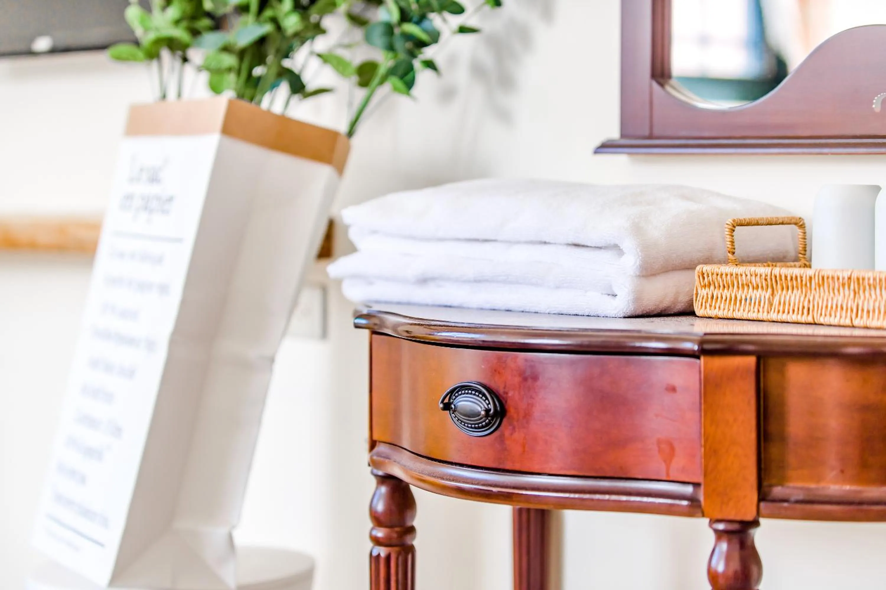 Photo of the whole room, Bed in Travel Road WuWu