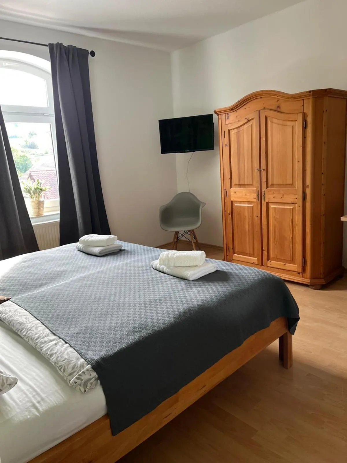 Two-Bedroom Family Apartment in Zur Sonne "Gasthaus-Bar-Events"