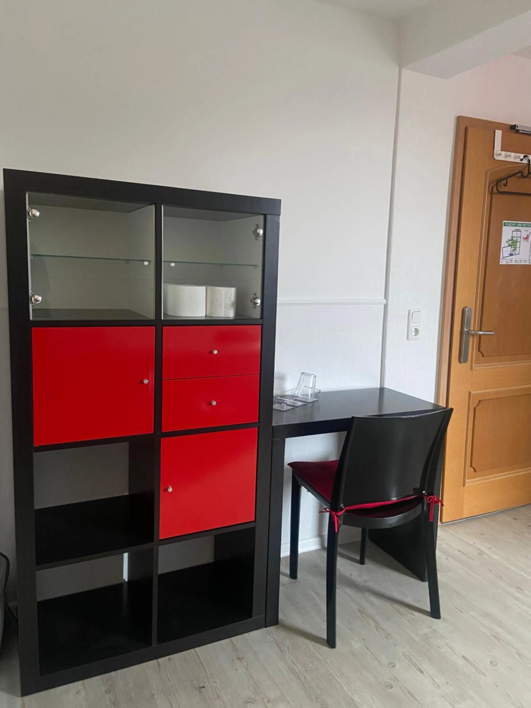 wardrobe in Zur Sonne "Gasthaus-Bar-Events"