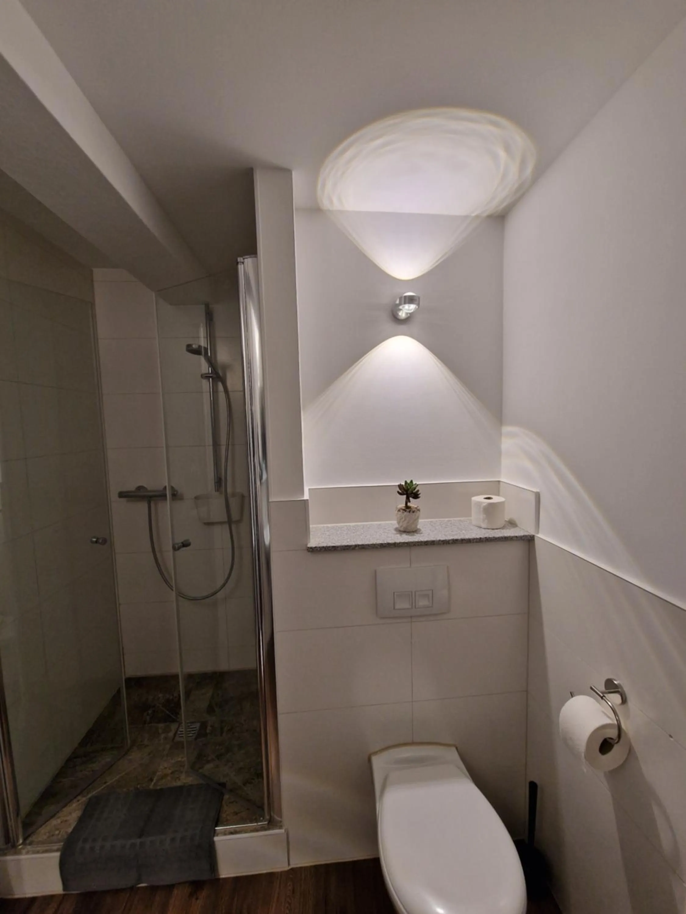 Shower in Zur Sonne "Gasthaus-Bar-Events"
