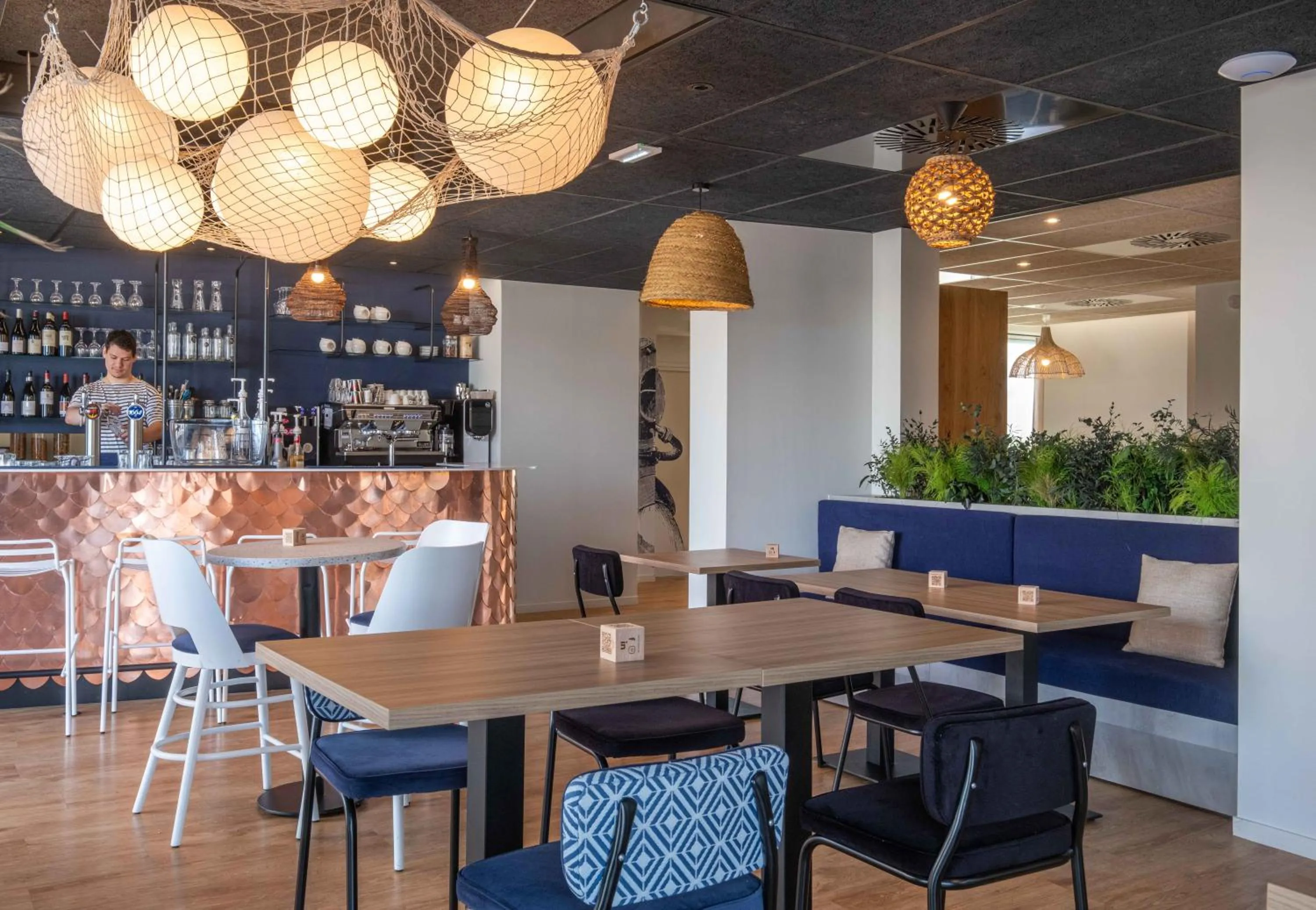 Restaurant/places to eat in L'Escale Marine, The Originals Relais