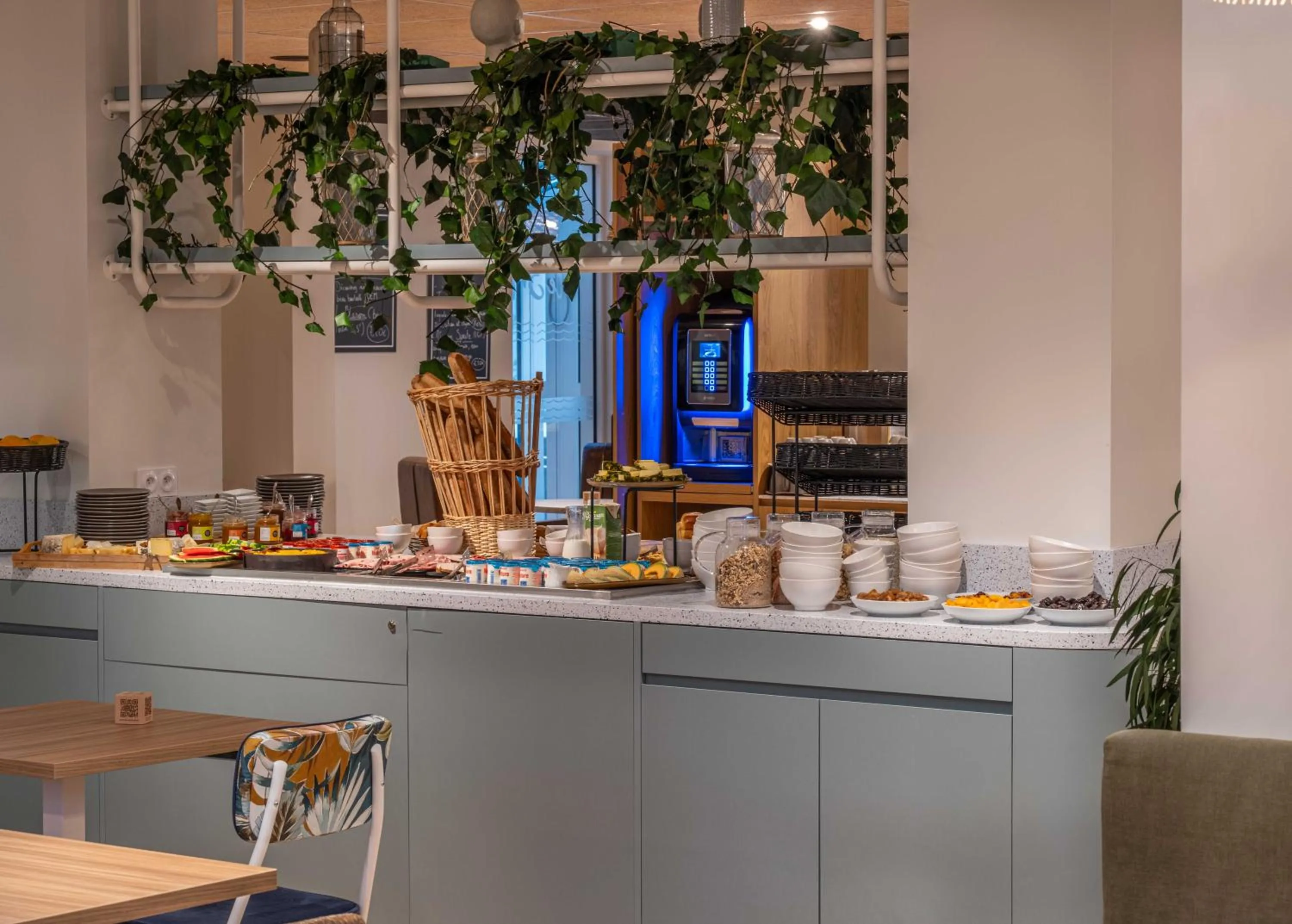 Buffet breakfast in L'Escale Marine, The Originals Relais