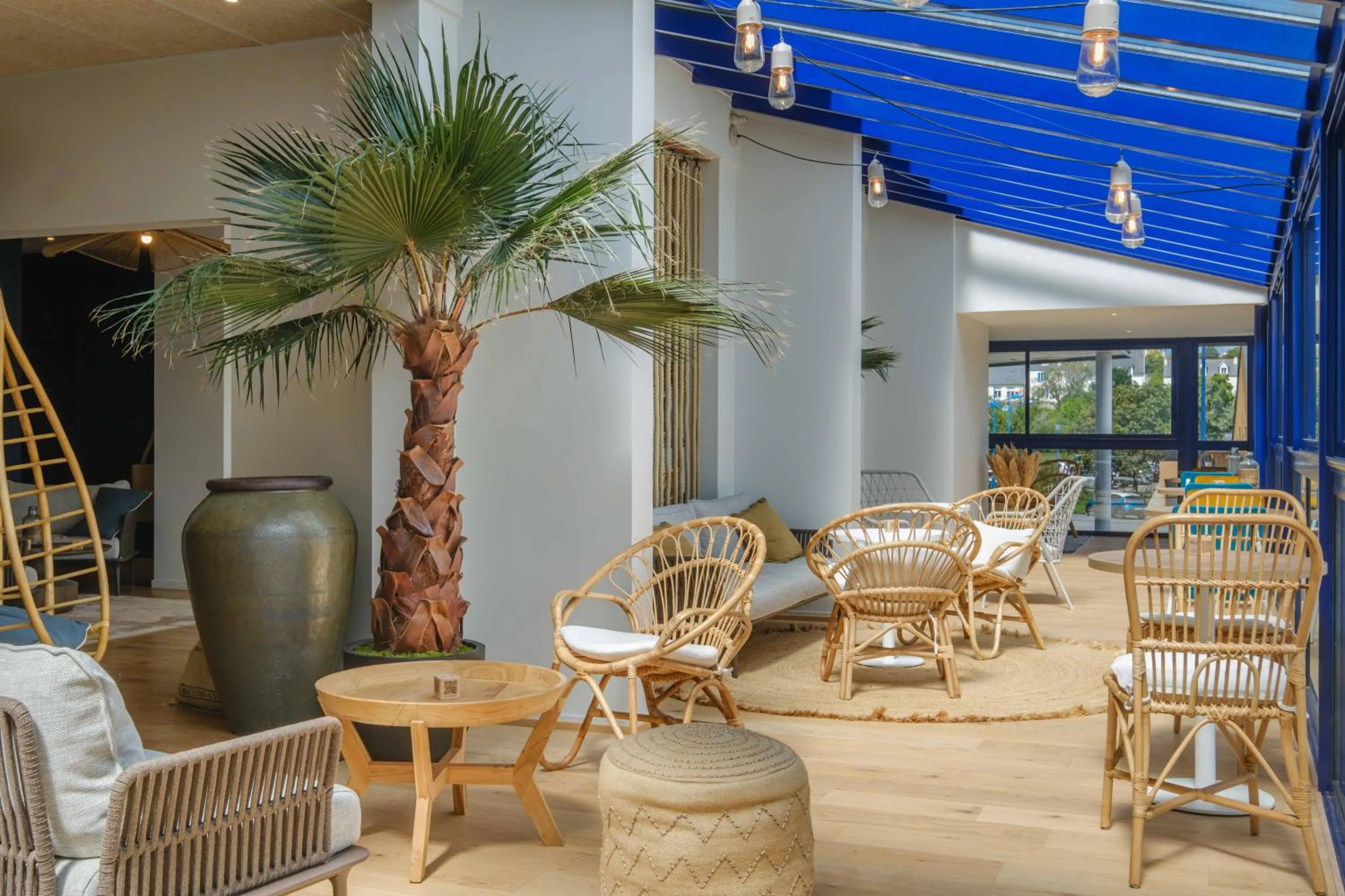 Seating area in L'Escale Marine, The Originals Relais