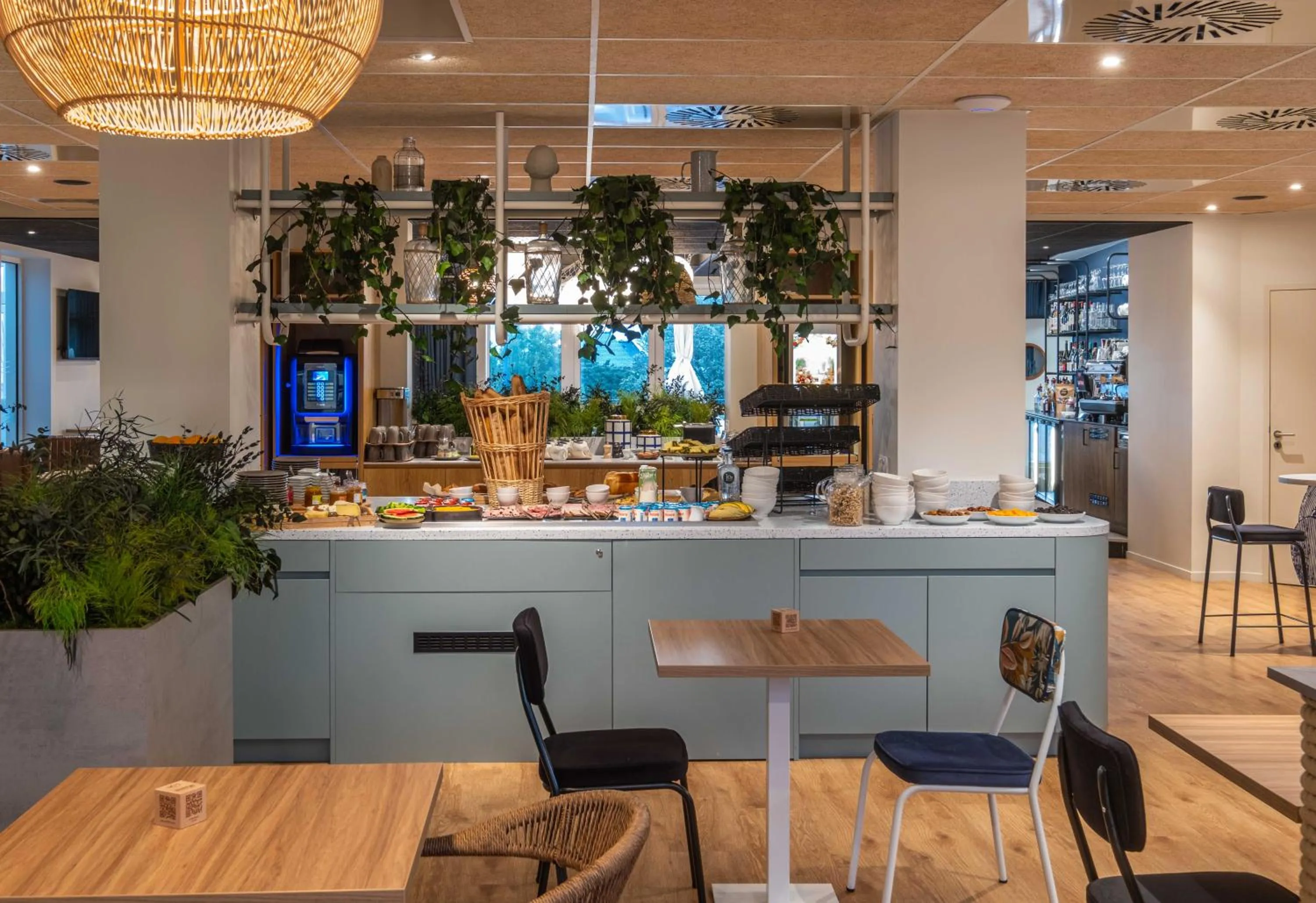 Breakfast in L'Escale Marine, The Originals Relais