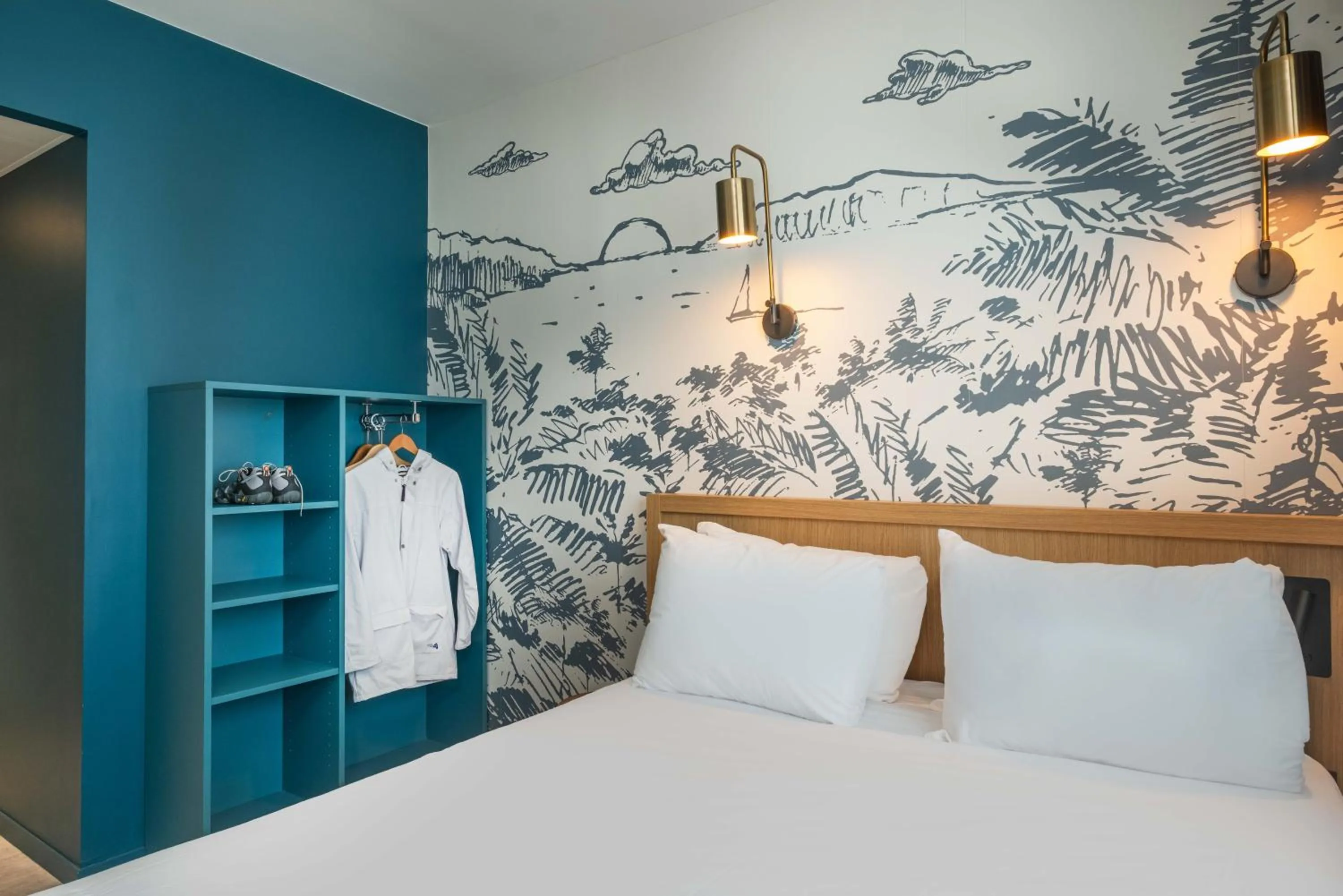 Bedroom, Bed in L'Escale Marine, The Originals Relais