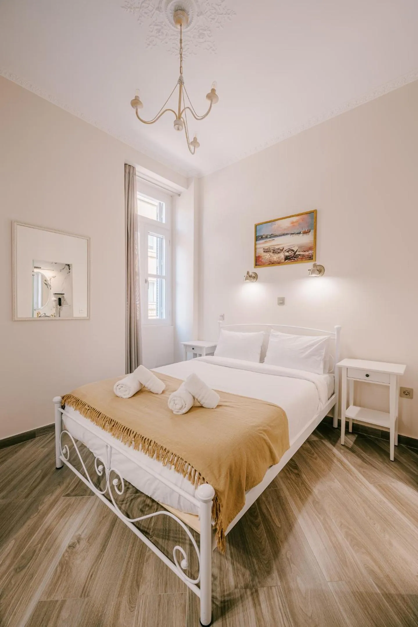 Arete Deluxe Double Room 1st Floor in Neapolis 1897 Boutique Luxury Rooms