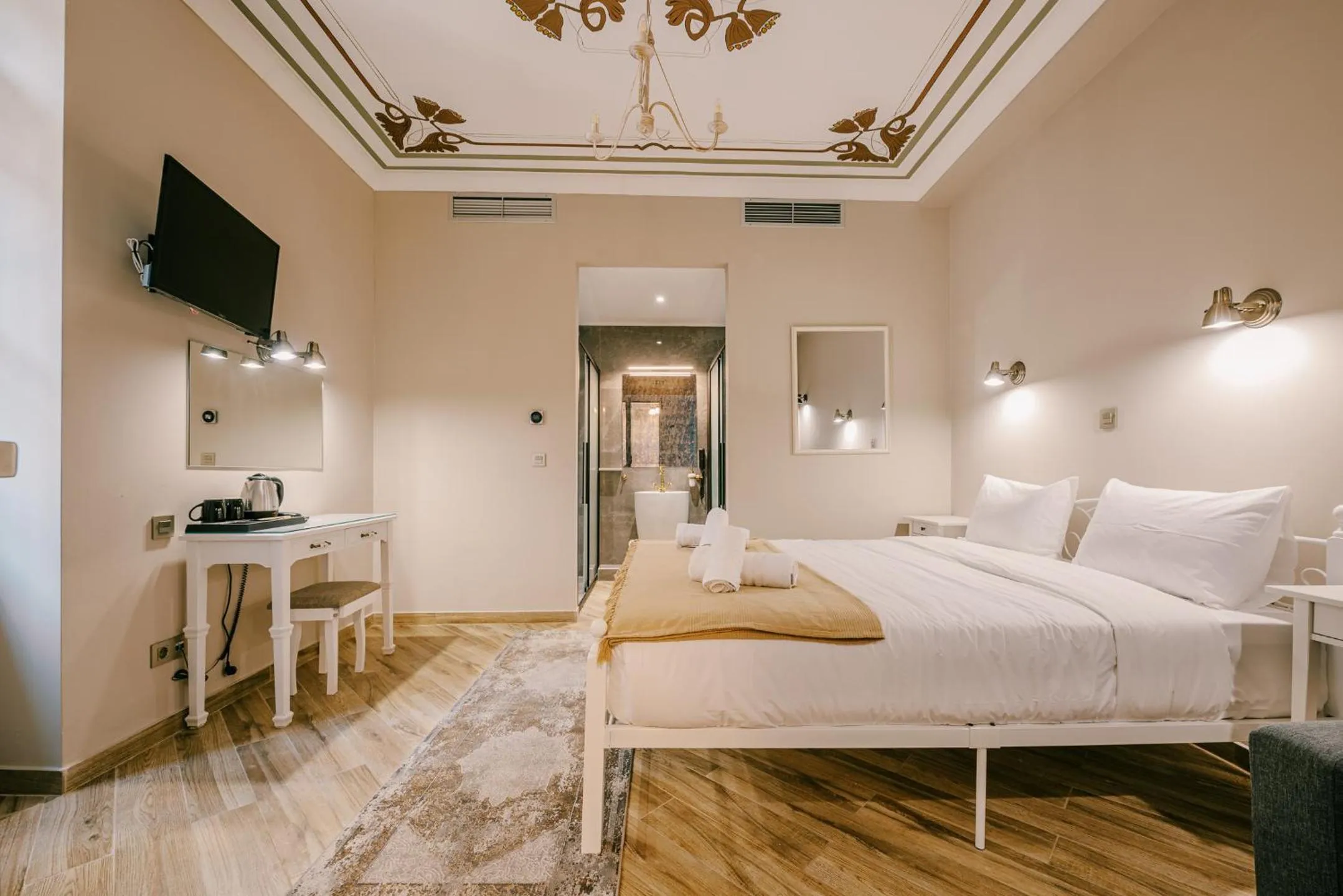 Hypatia in Neapolis 1897 Boutique Luxury Rooms