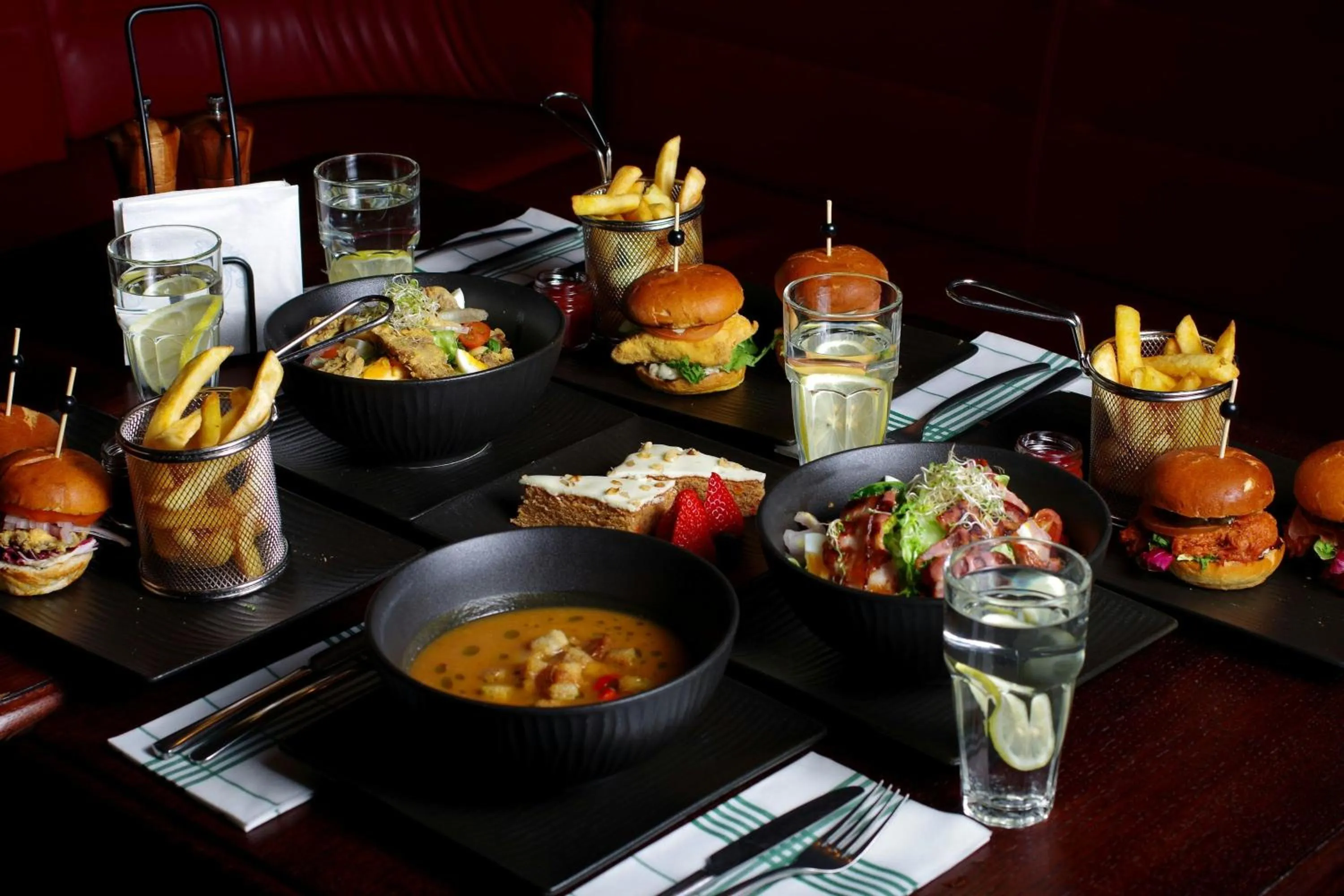 Restaurant/places to eat in Sheraton Poznan Hotel