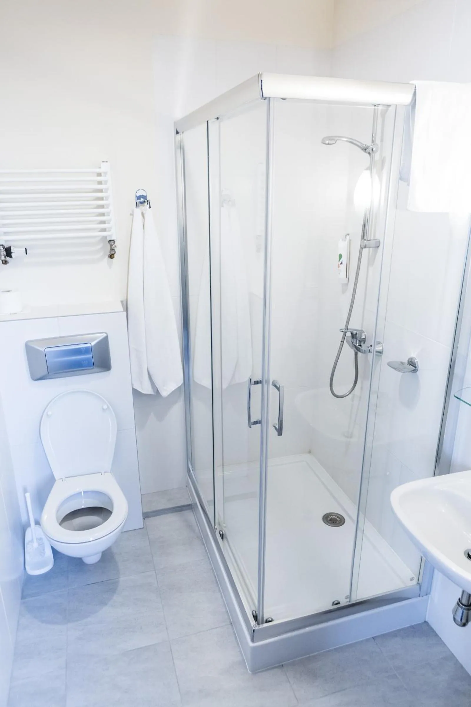 Shower in ibis Styles Warszawa West