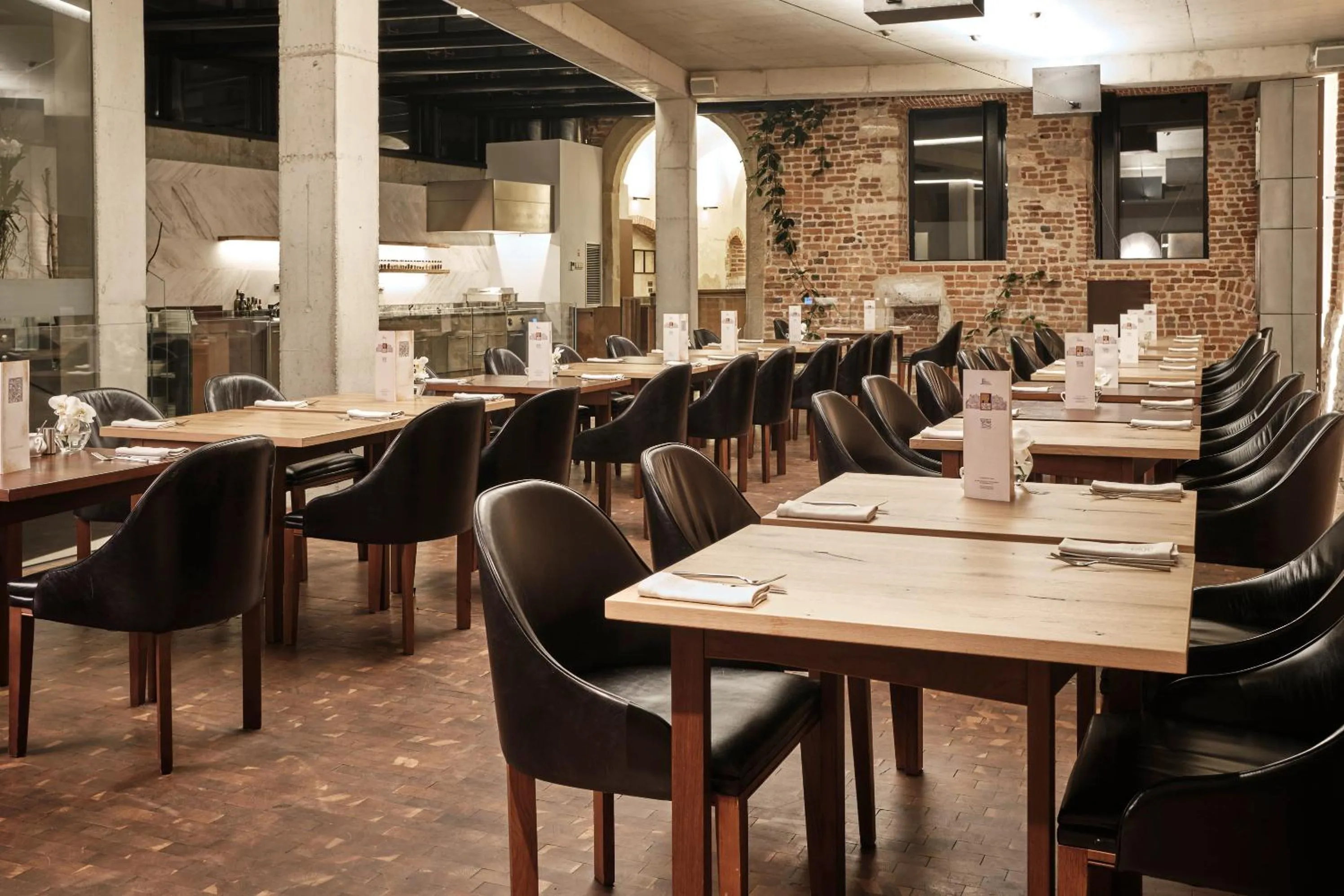 Restaurant/places to eat in Hotel Stary