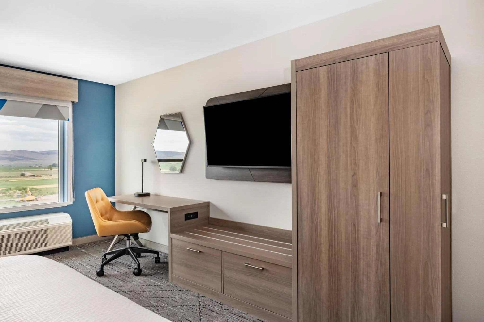 Photo of the whole room, Bed in Holiday Inn Express & Suites - Nephi by IHG