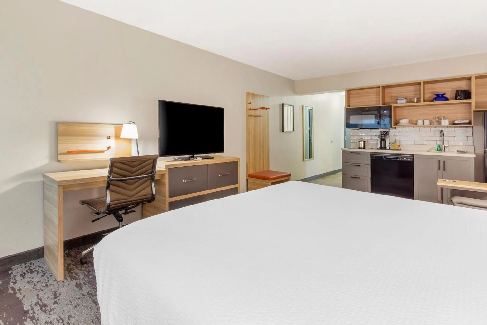 Photo of the whole room, Bed in Candlewood Suites - Roanoke Airport