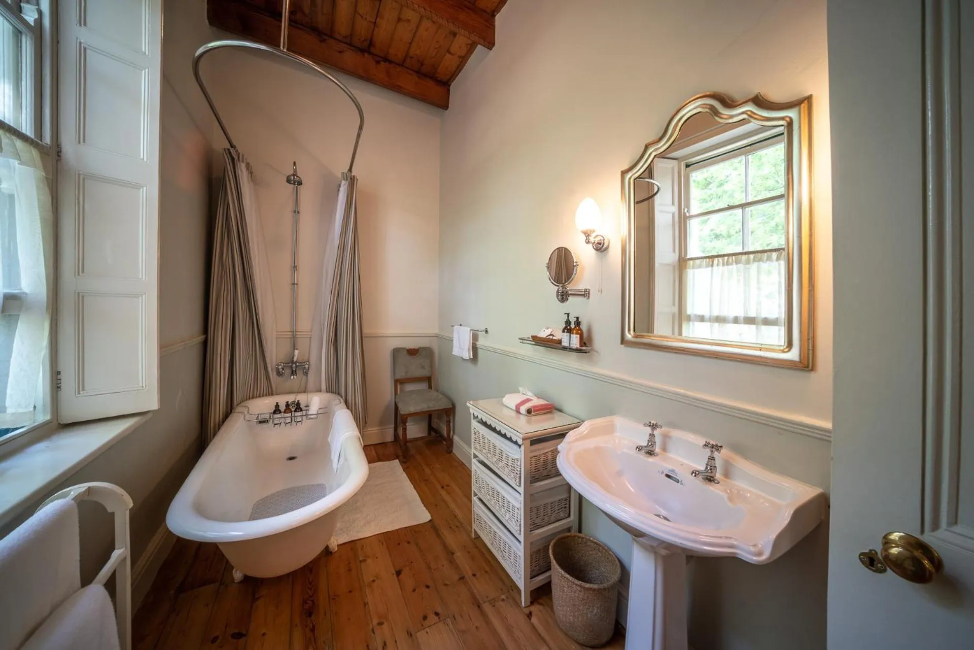 Bathroom in Bartholomeus Klip Farmhouse