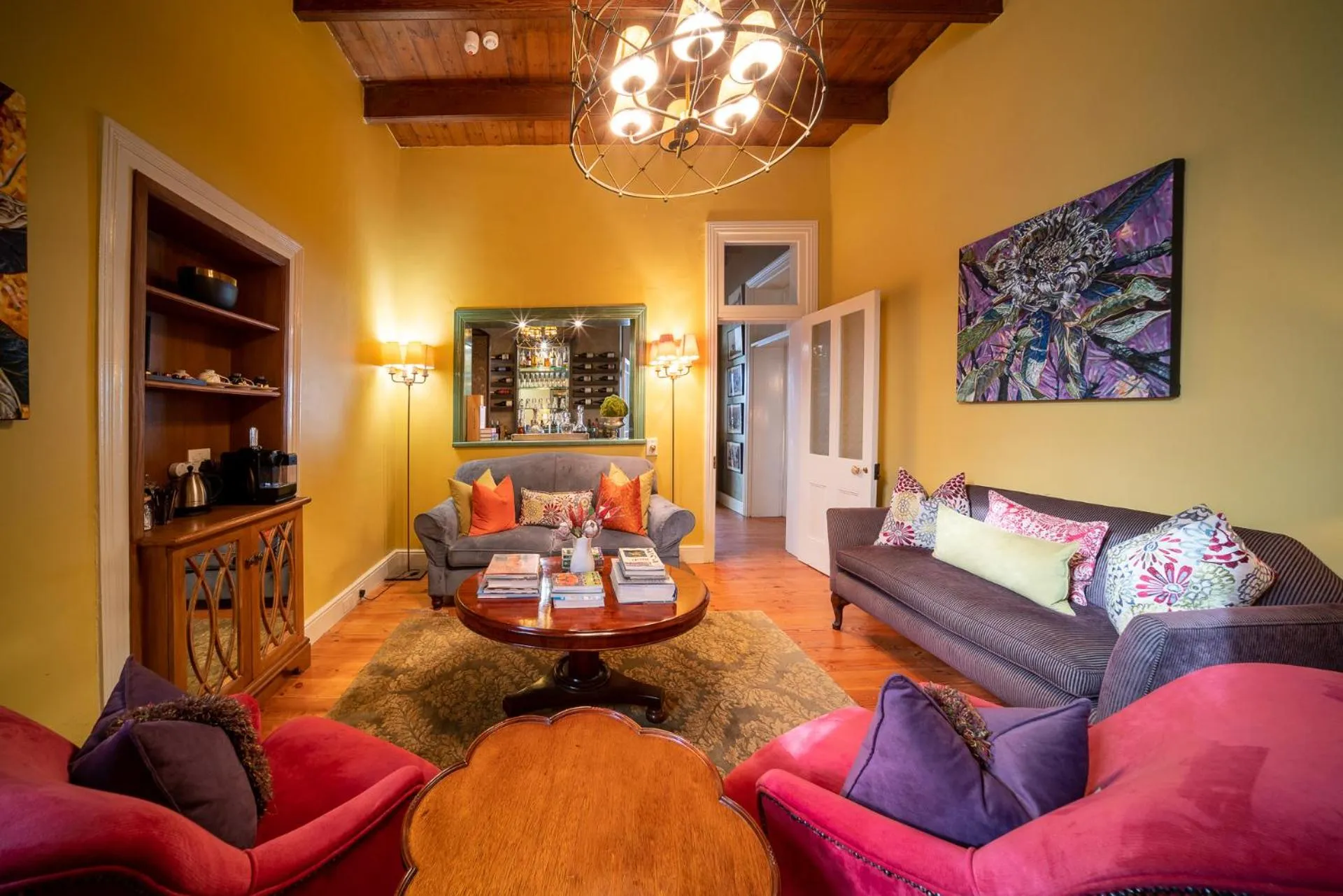 Communal lounge/ TV room in Bartholomeus Klip Farmhouse