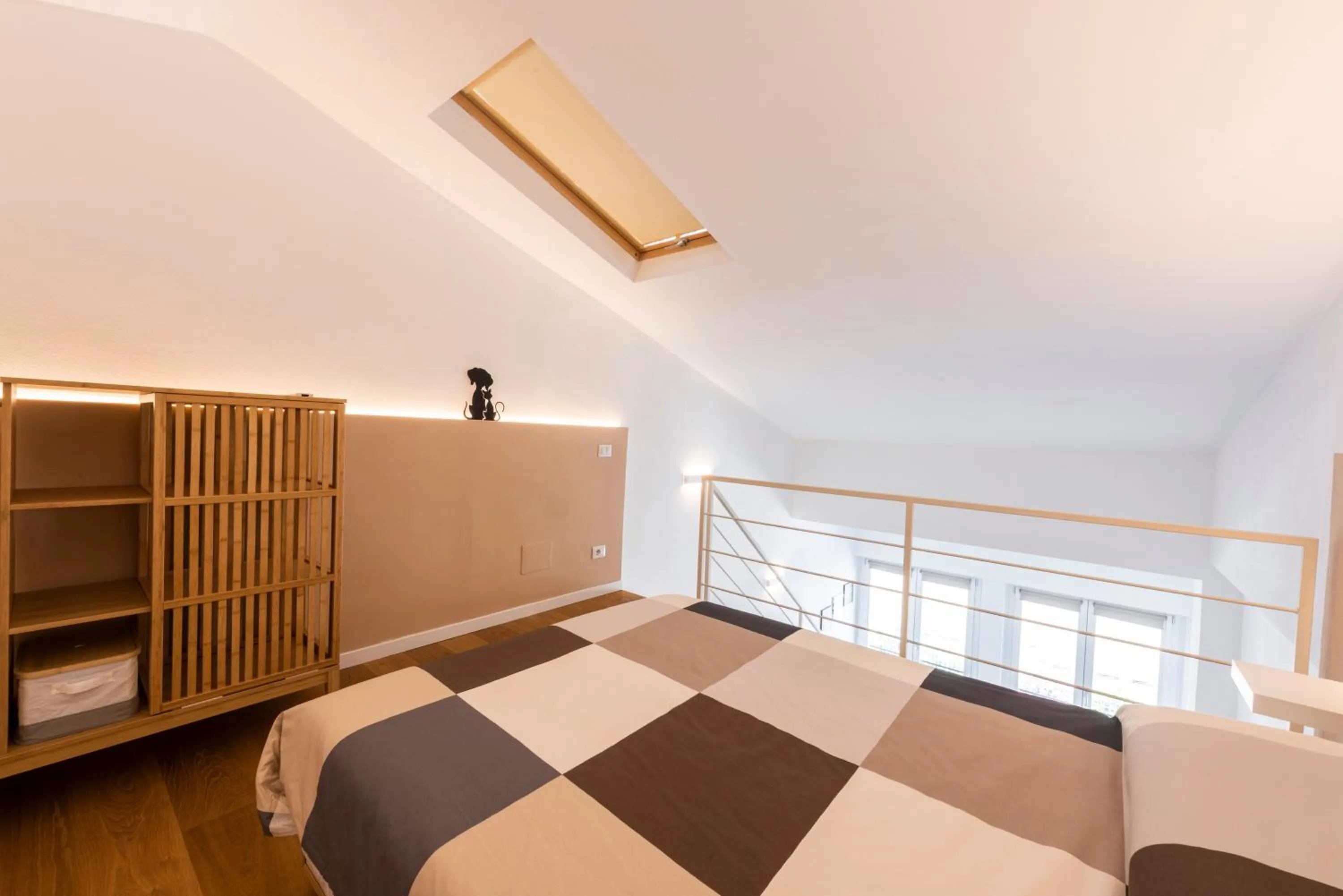 Bed in Ruote Stylish Loft by Mmega
