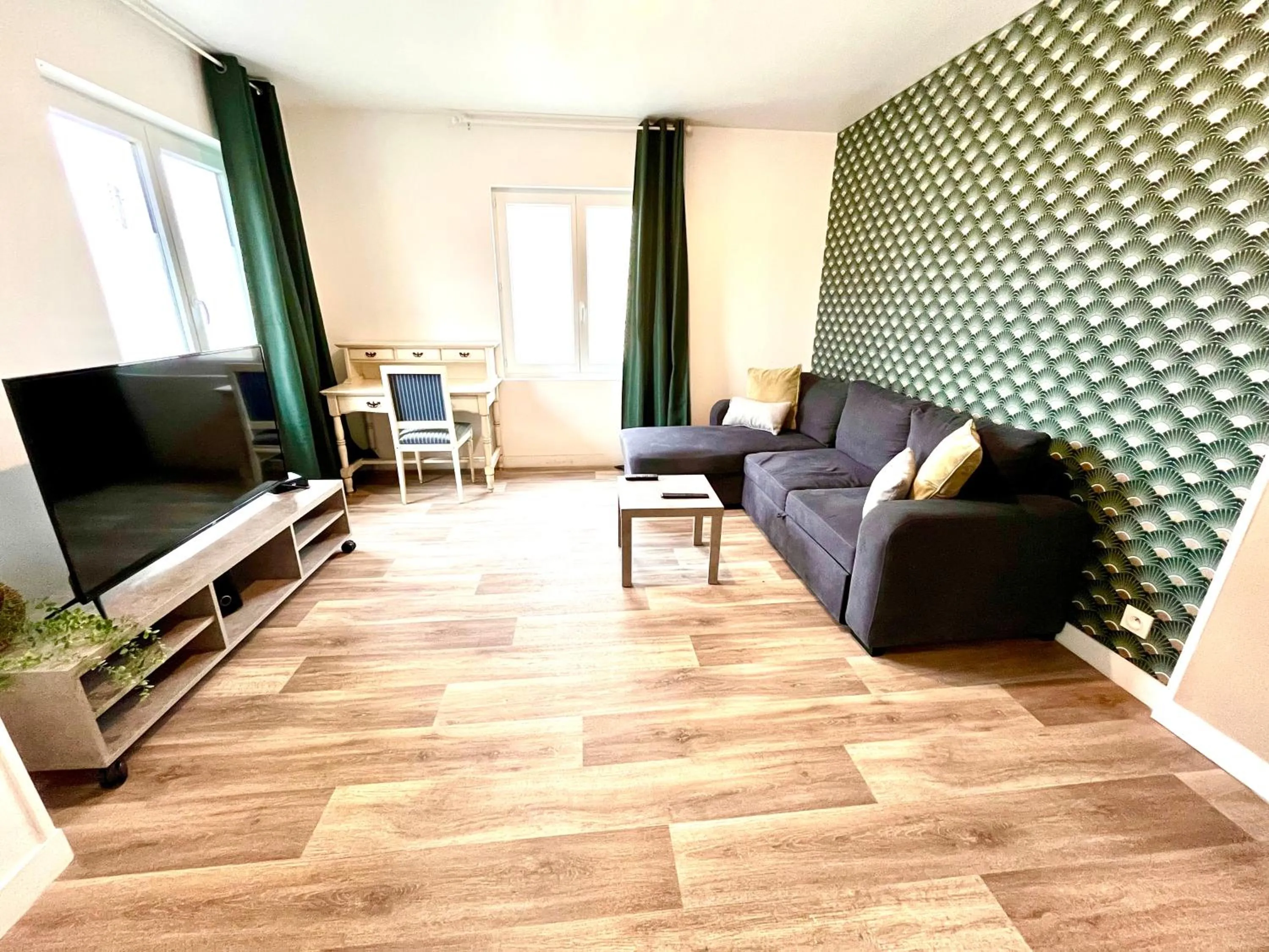 Communal lounge/ TV room in Bienvenue chez vous, Déplacement Pro