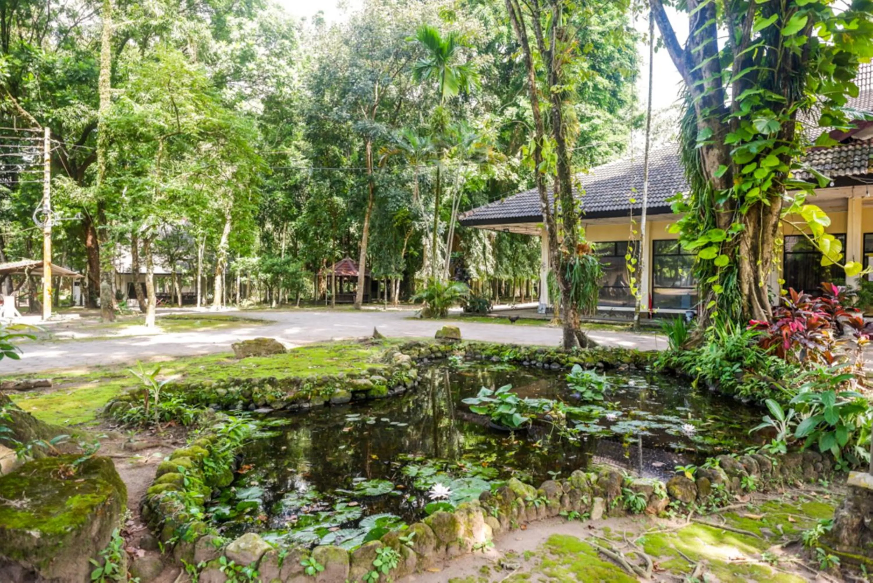 Garden in Urbanview Resort Kampoeng Media Yogyakarta by RedDoorz