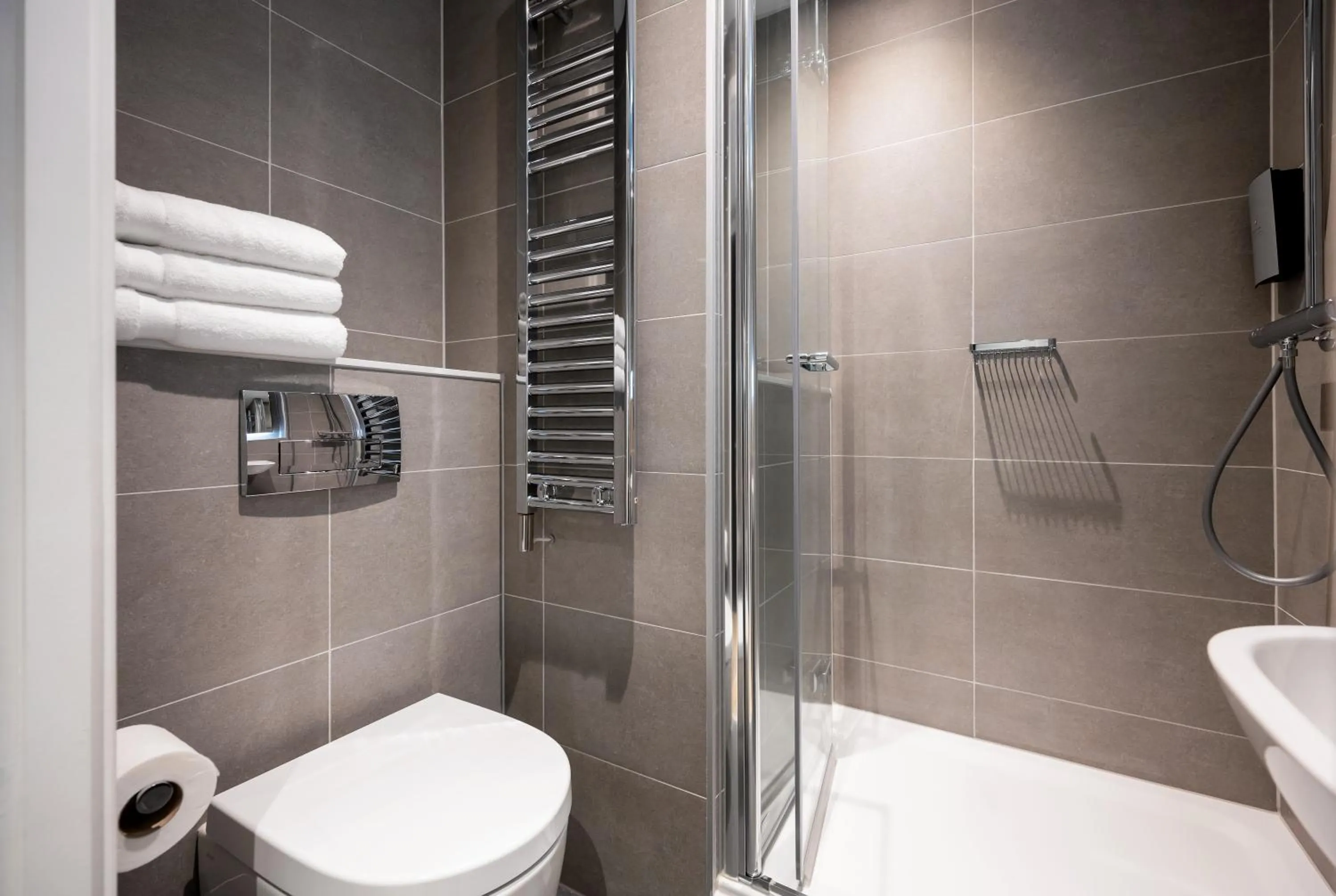Shower in Staycity Aparthotels Dublin City Centre
