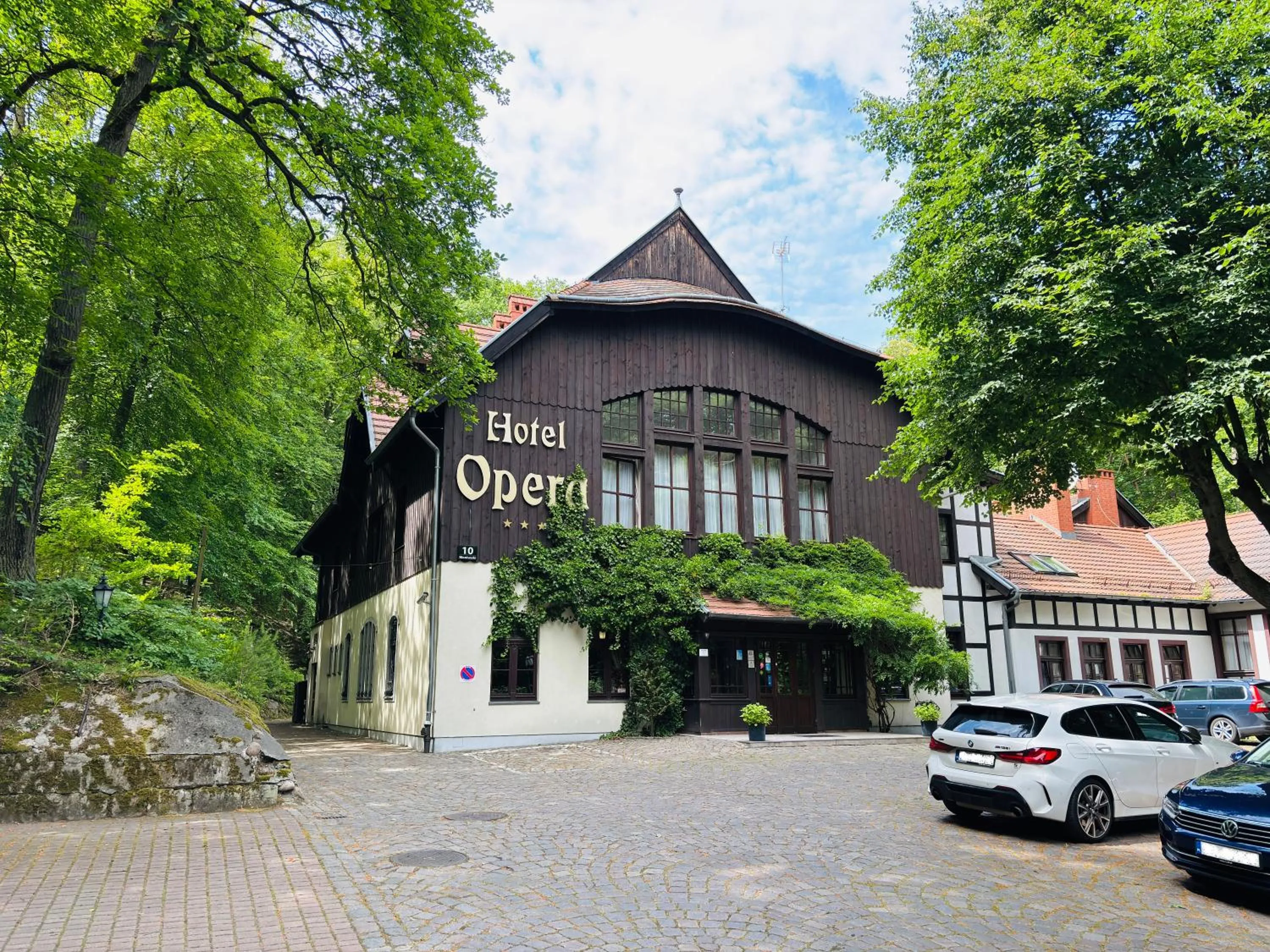 Property building in Hotel Opera