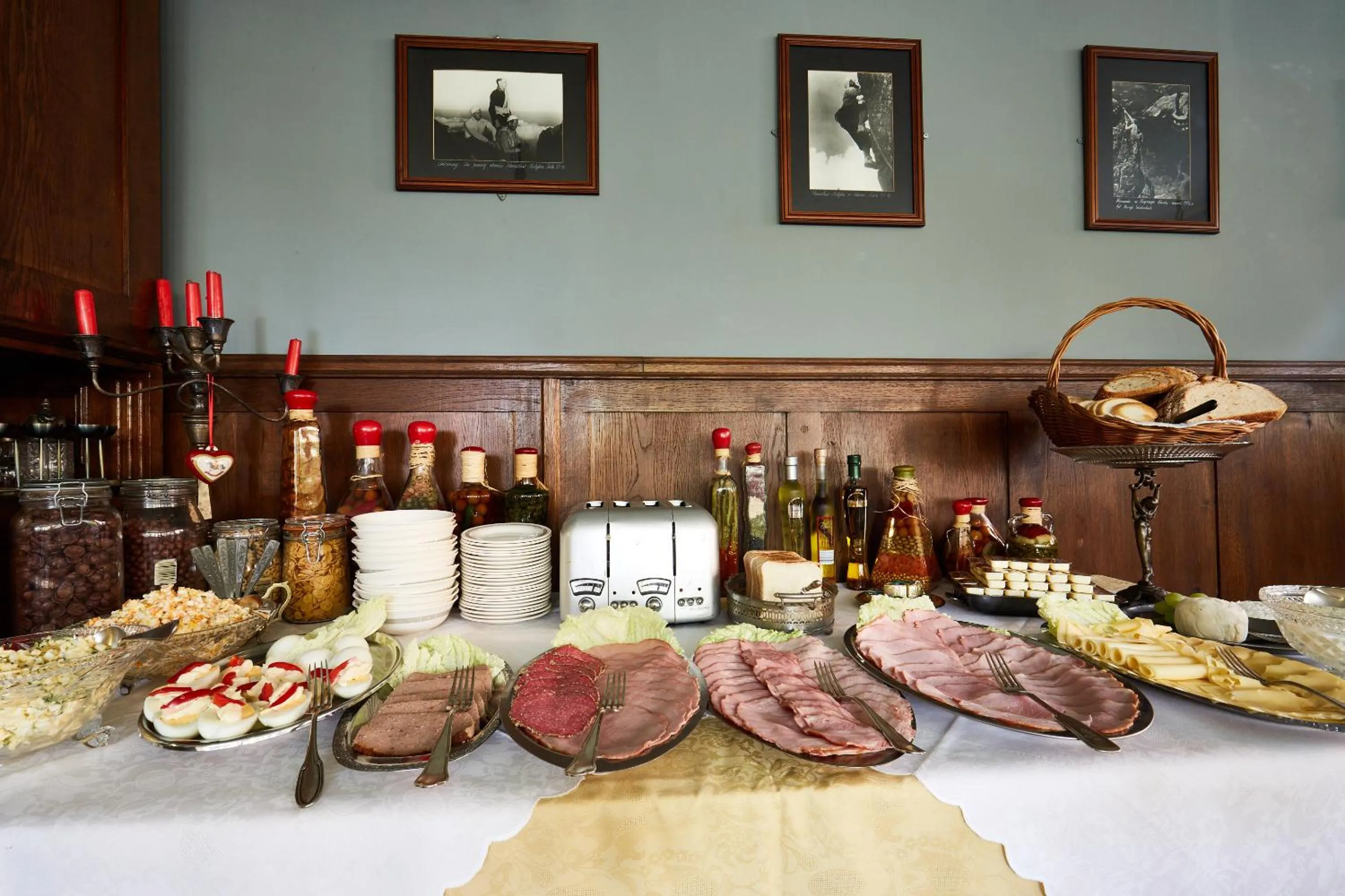 Breakfast in Szarotka