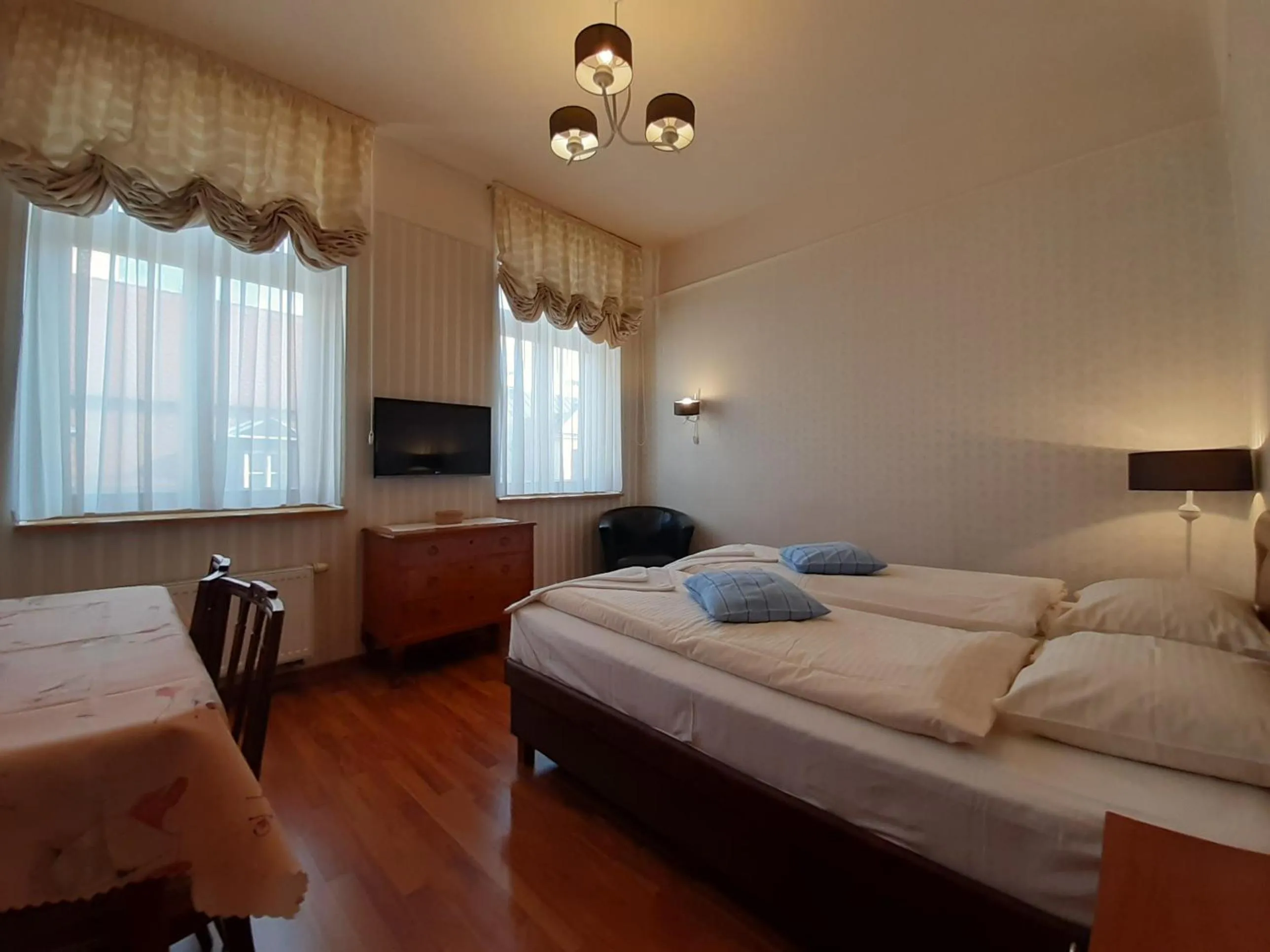 Photo of the whole room, Bed in Kazimierz Secret