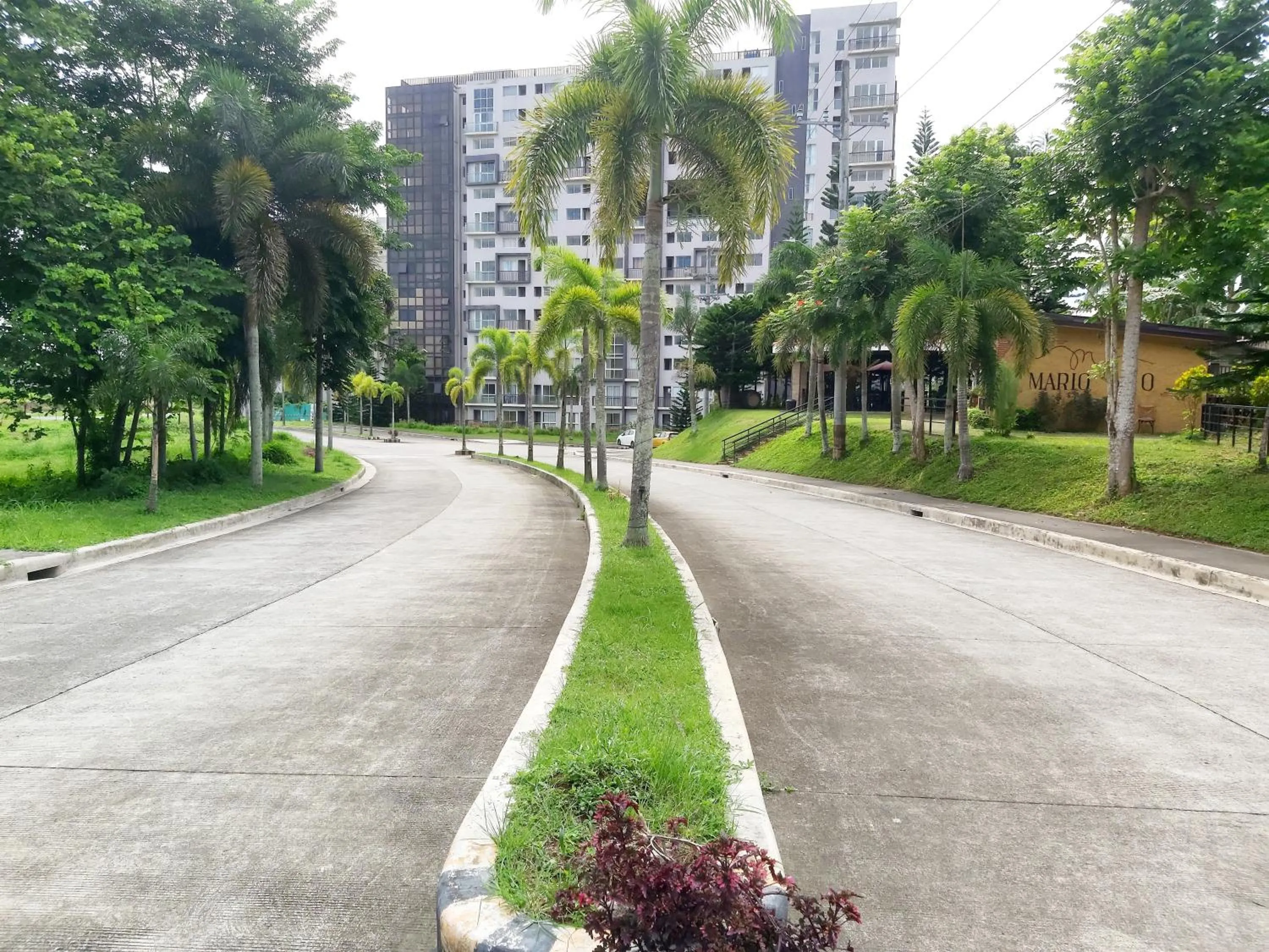 Street view in Affordable Tagaytay Monteluce 2 BR with Pool G28
