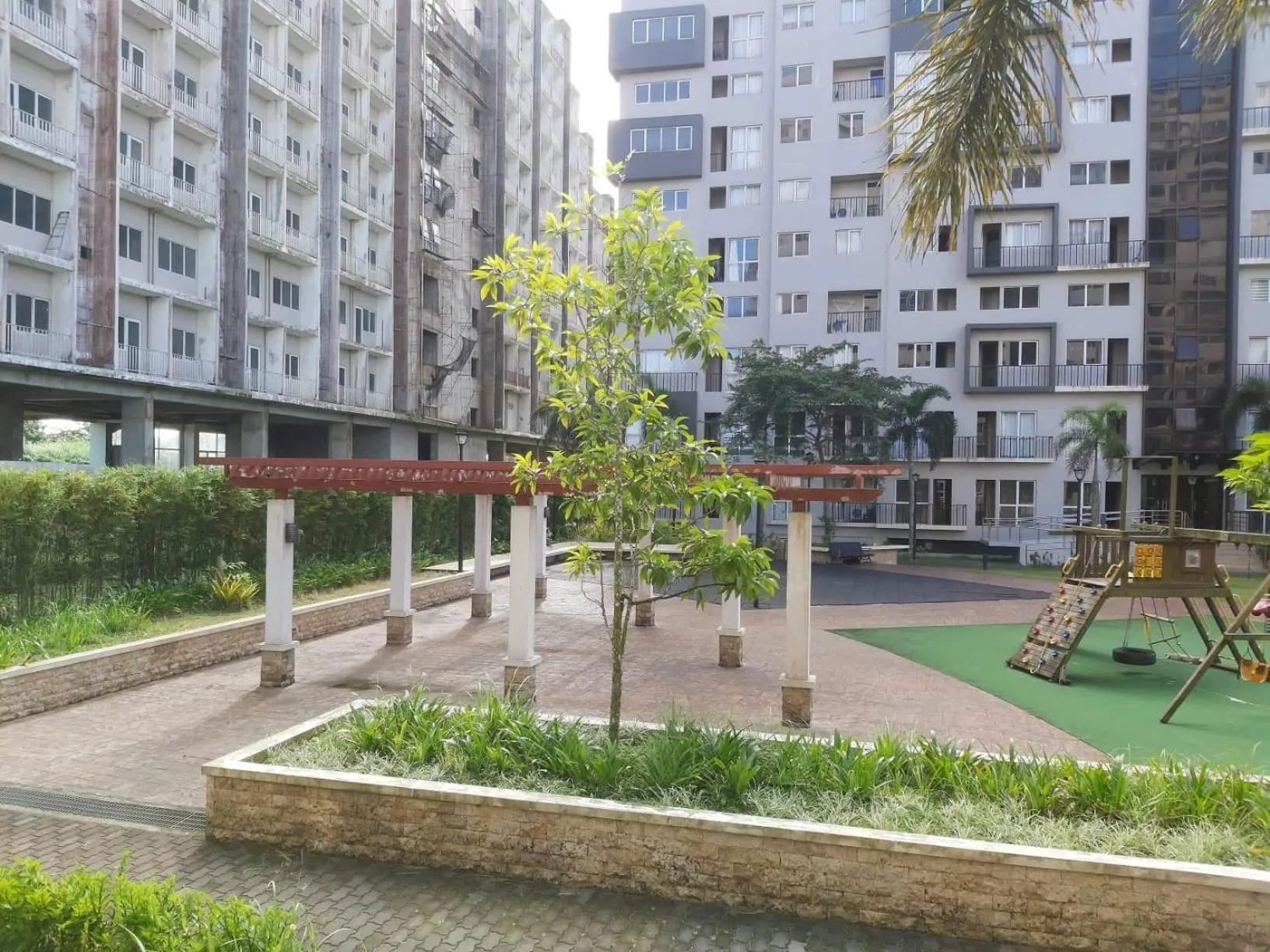 Garden in Affordable Tagaytay Monteluce 2 BR with Pool G28