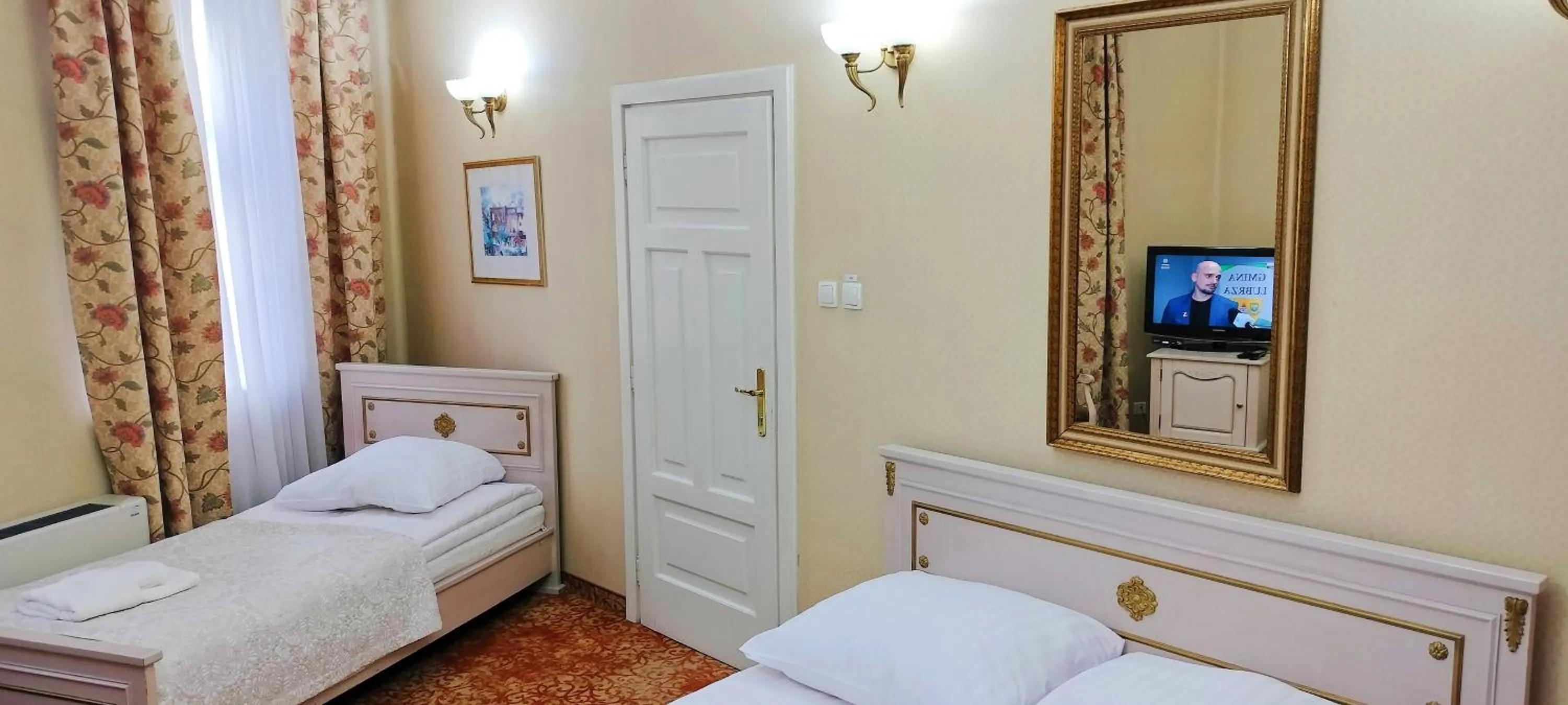 Photo of the whole room in Great Polonia Kraków Old Town