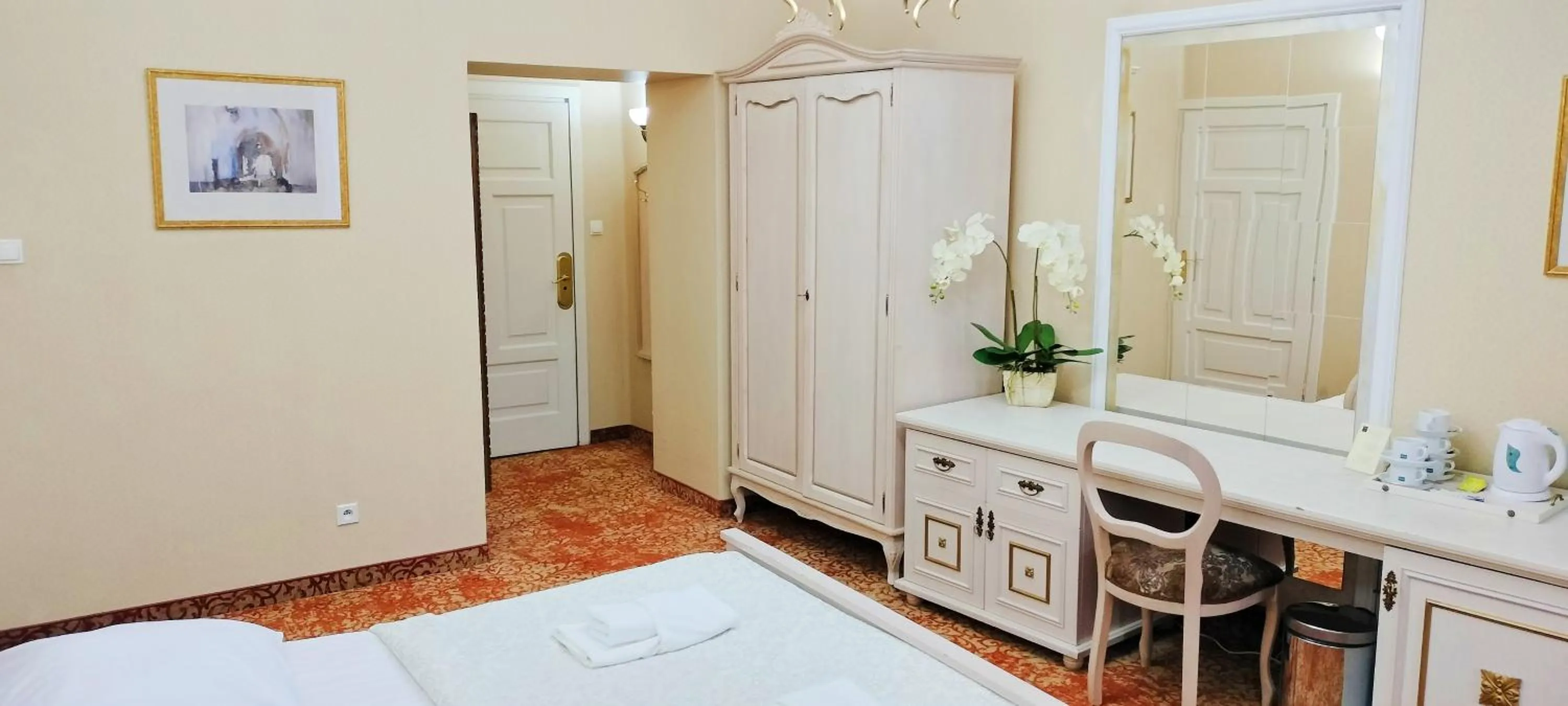 Photo of the whole room in Great Polonia Kraków Old Town