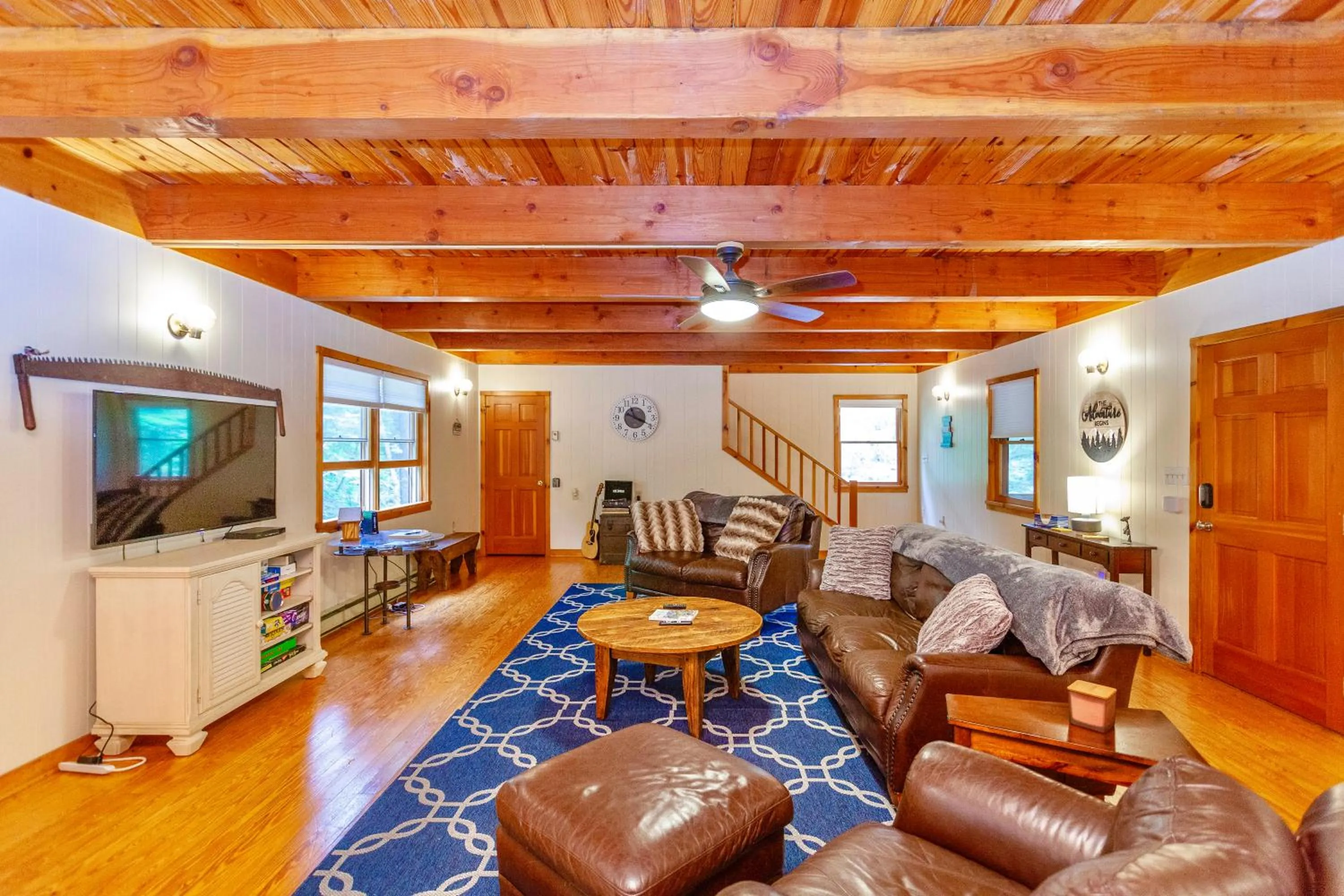 Sleepy Hollow 5BR Cabin - National Park 7 Min, Hot Tub, Fire Pit, Sleeps 12