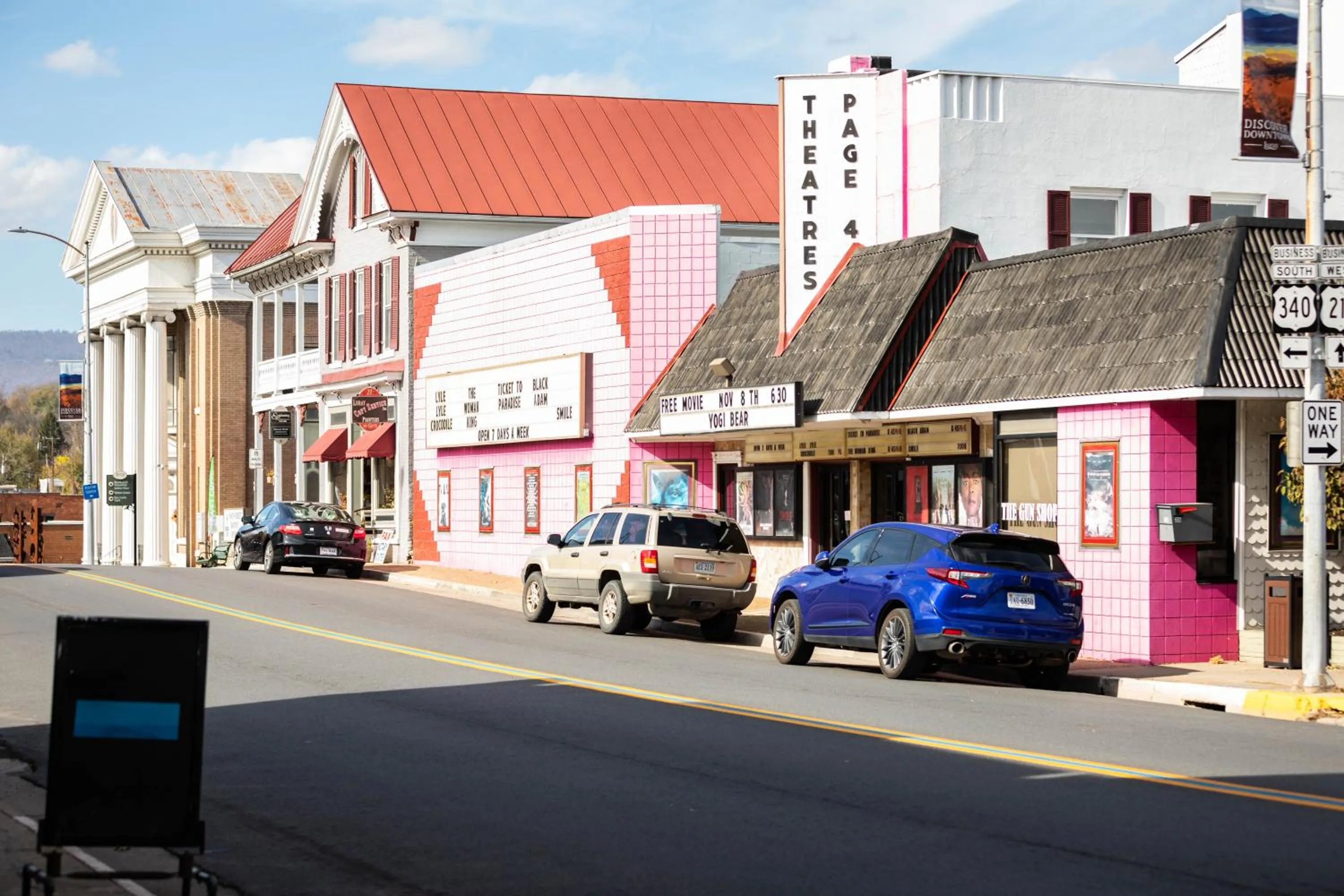 Sleepy Hollow 5BR Cabin - National Park 7 Min, Hot Tub, Fire Pit, Sleeps 12