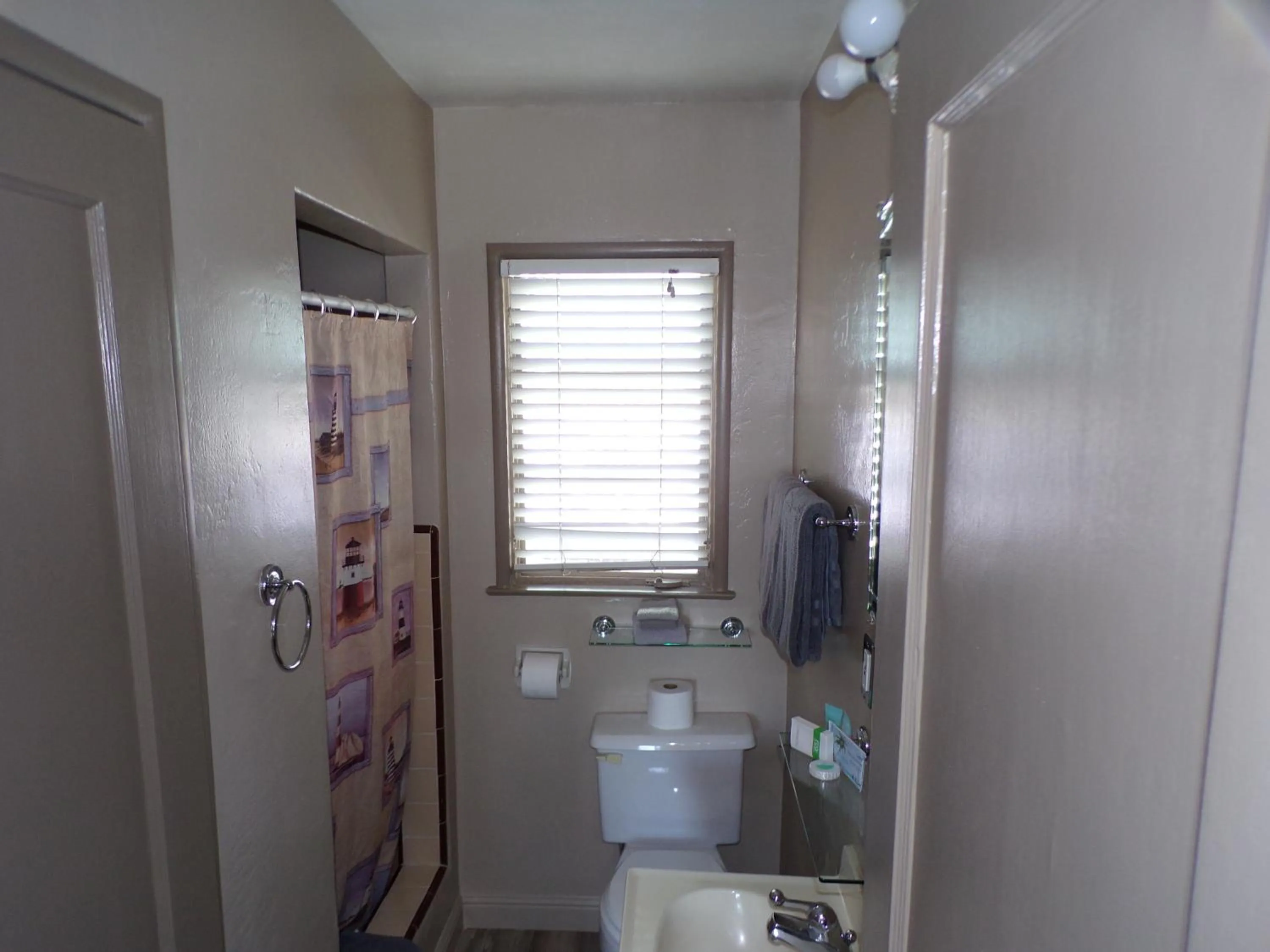 Bathroom in Cypress Tree Motel