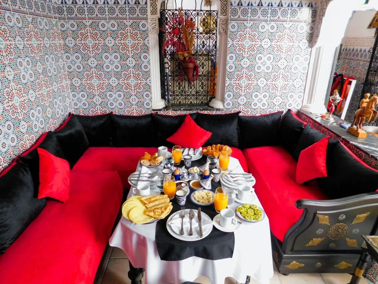 Breakfast in Riad La Porte d'Or & SPA