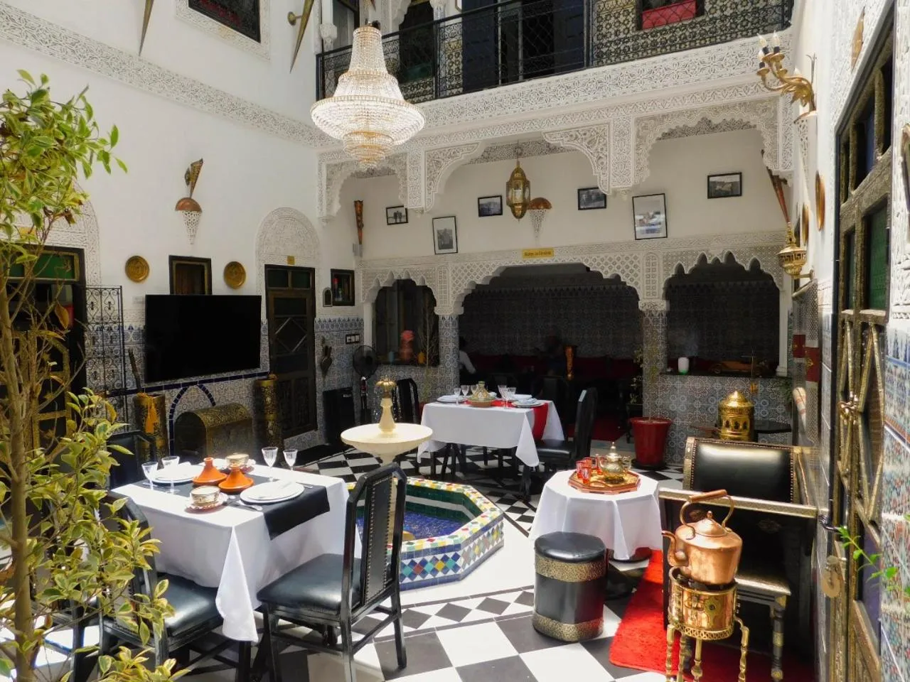 Restaurant/places to eat in Riad La Porte d'Or & SPA