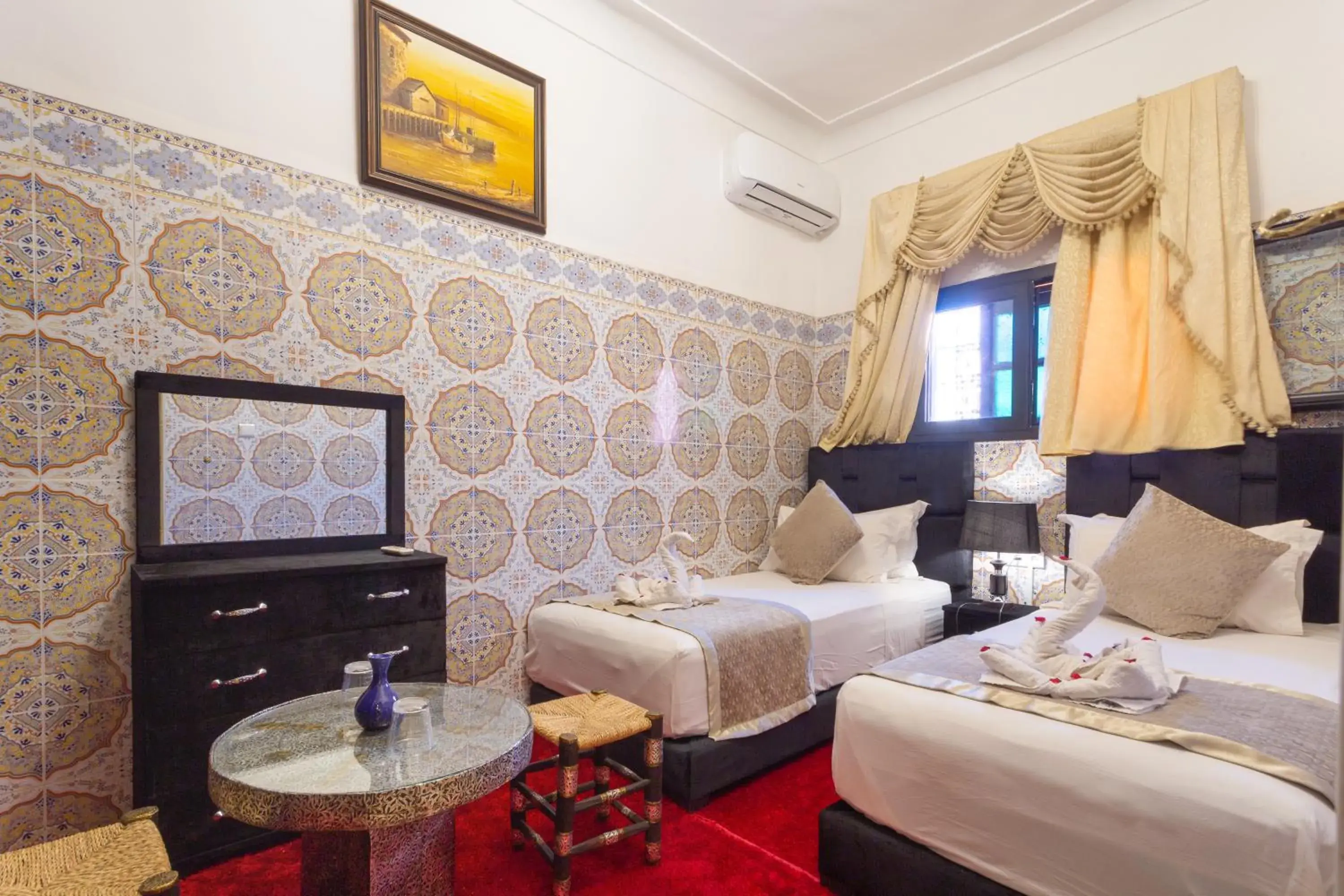 Double or Twin Room with Bathroom in Riad La Porte d'Or & SPA Double or Twin Room with Bathroom in Riad La Porte d'Or & SPA