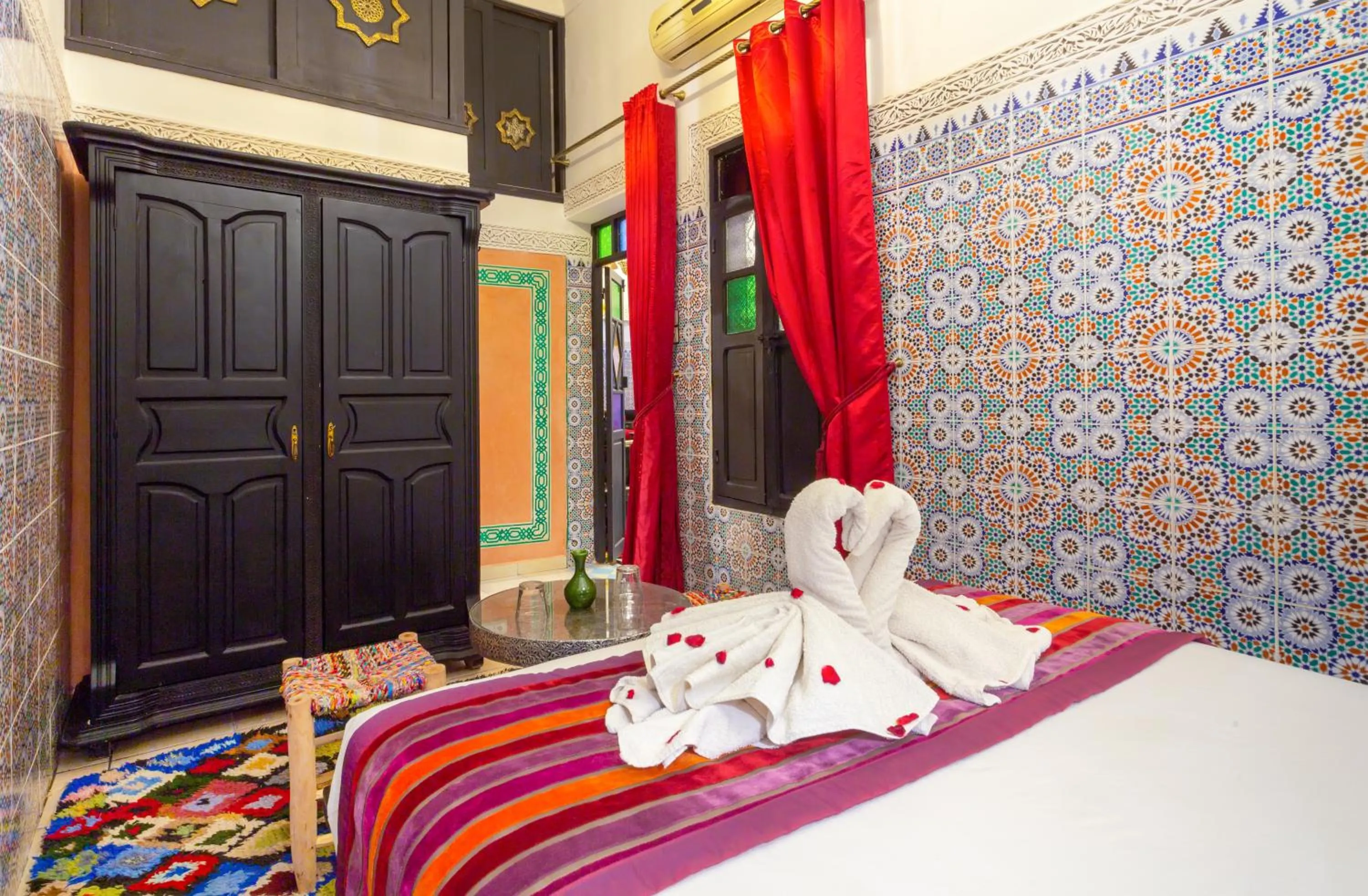 Bedroom, Bed in Riad La Porte d'Or & SPA