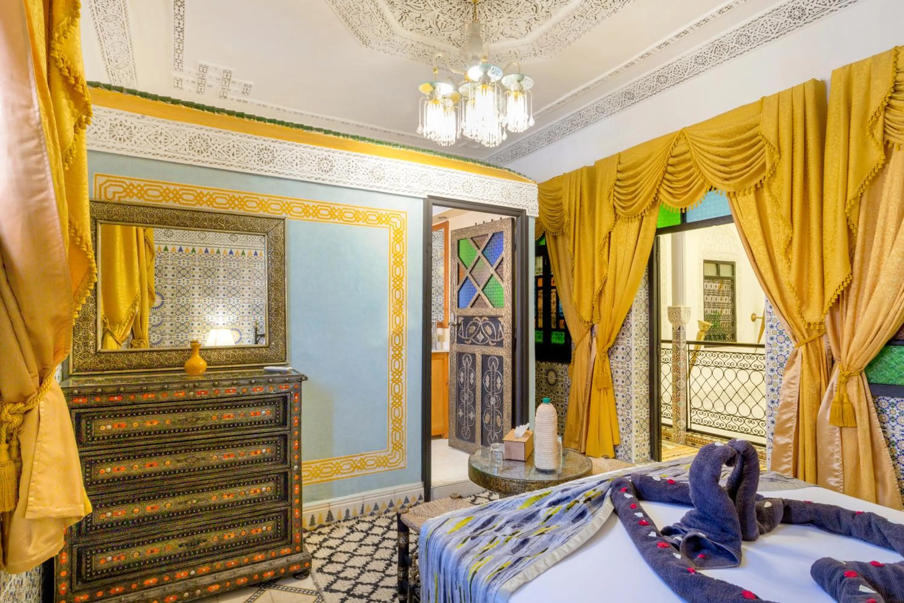 Bedroom, Bed in Riad La Porte d'Or & SPA